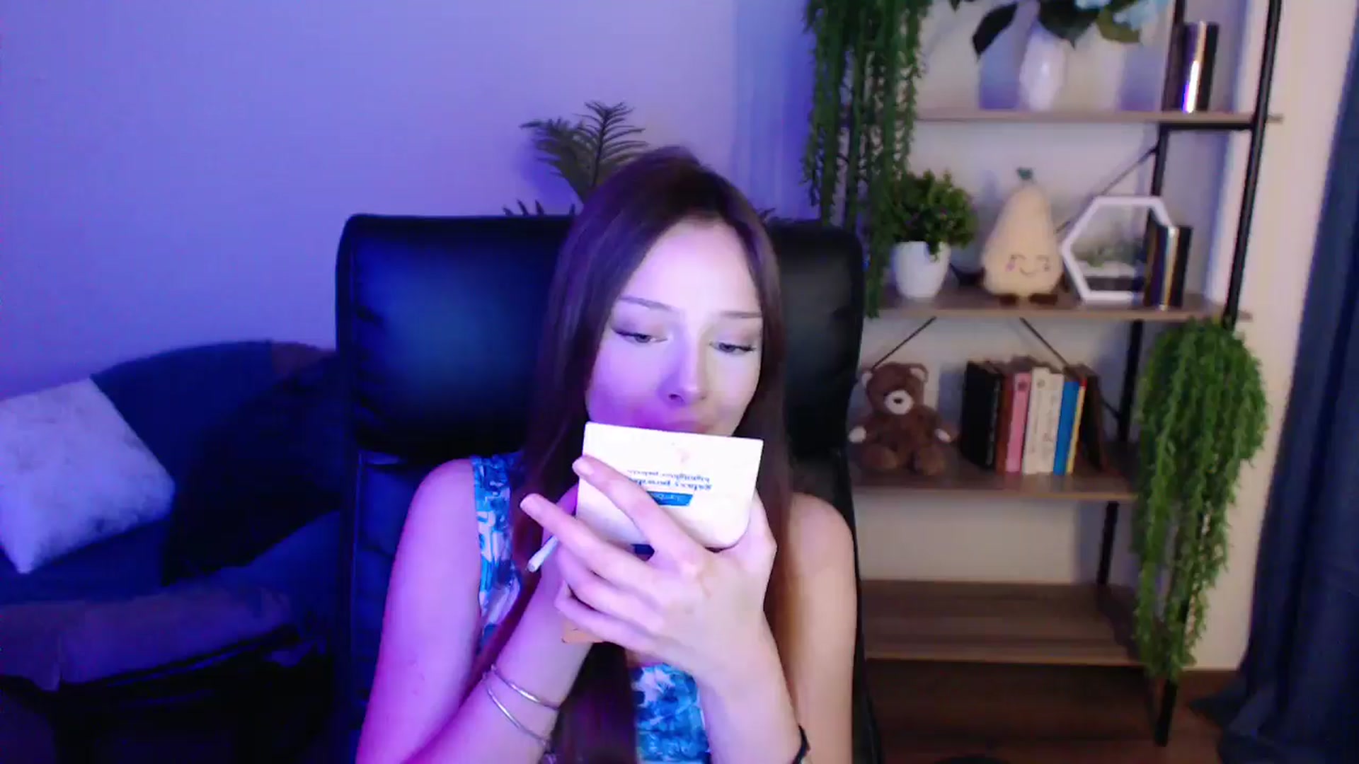 Gallery image thumbnail from KateManelli's myfreecams stream on, 03/07/2025, 14:51 image 17 of 20