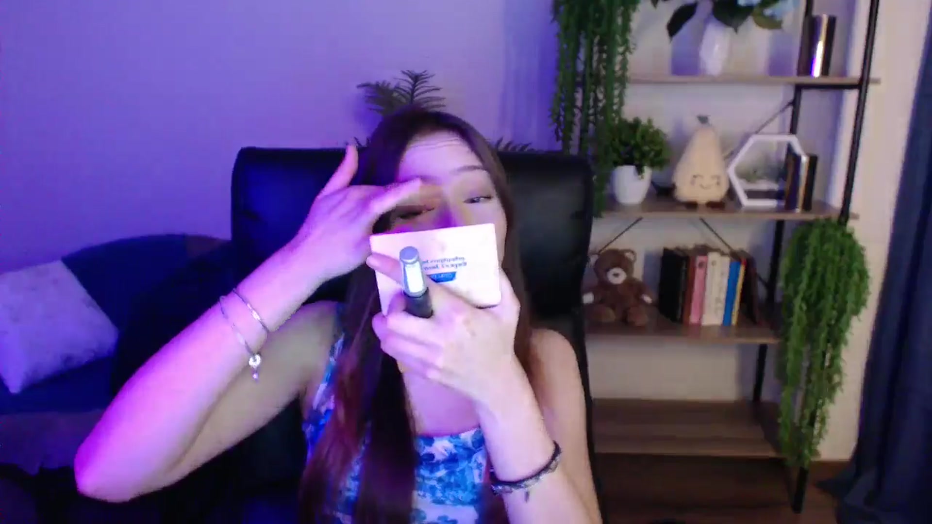 Gallery image thumbnail from KateManelli's myfreecams stream on, 03/07/2025, 14:51 image 18 of 20