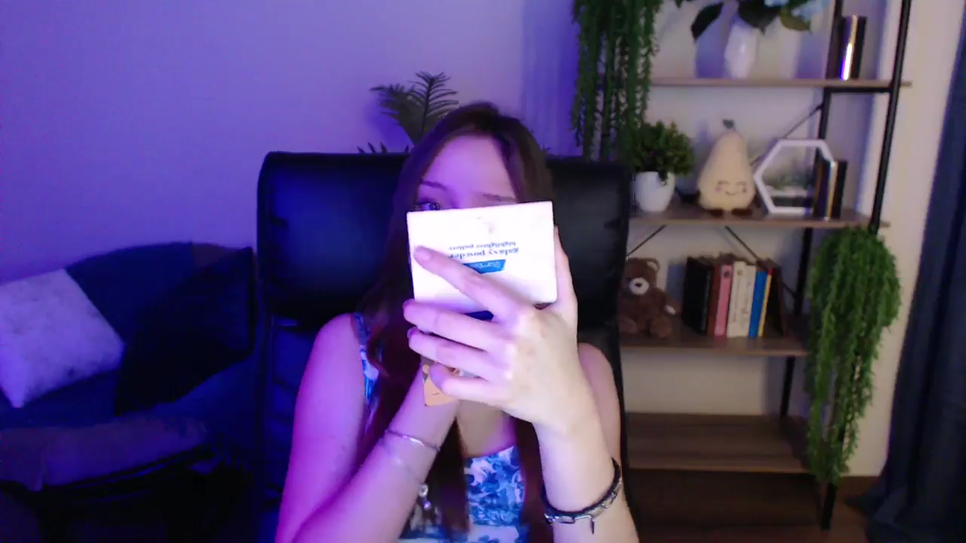 Gallery image thumbnail from KateManelli's myfreecams stream on, 03/07/2025, 14:51 image 13 of 20