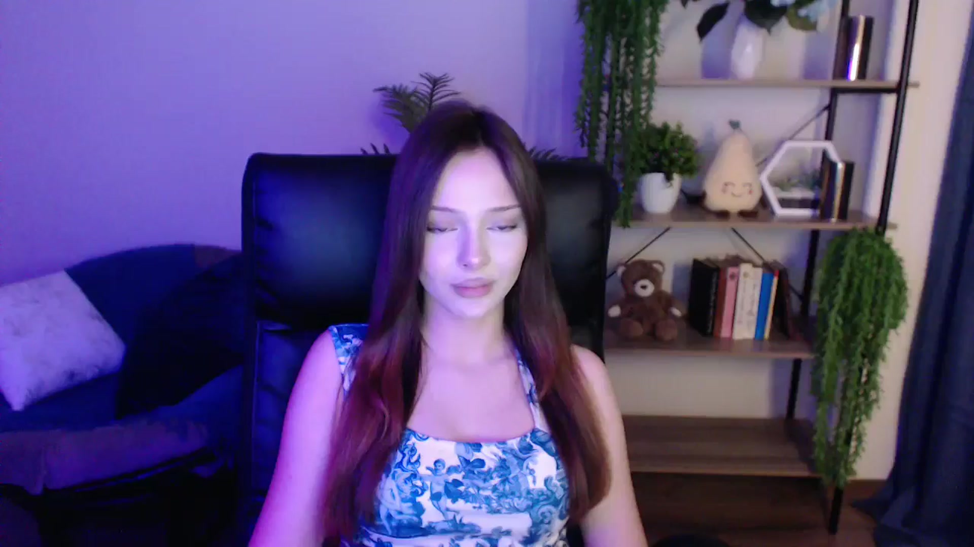 Gallery image thumbnail from KateManelli's myfreecams stream on, 03/07/2025, 14:51 image 6 of 20