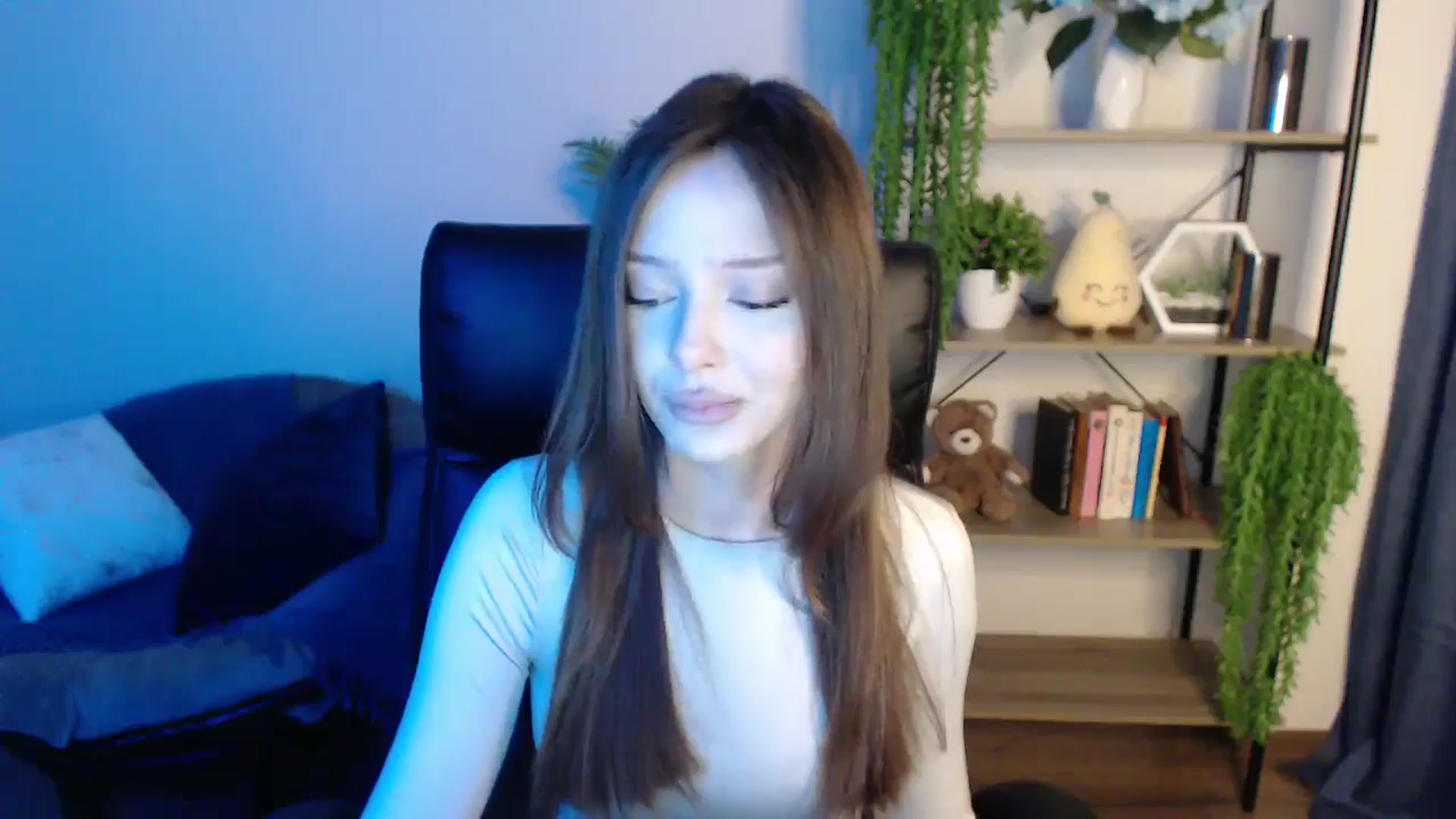 Gallery image thumbnail from KateManelli's myfreecams stream on, 03/08/2025, 10:19 image 16 of 20