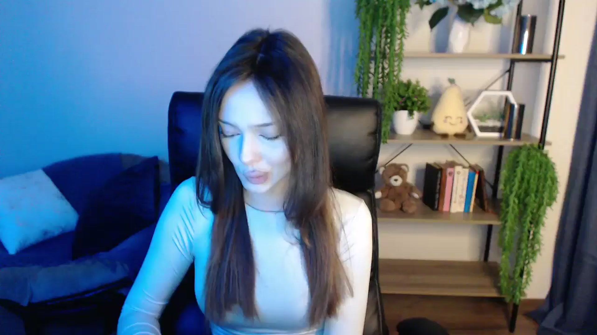Gallery image thumbnail from KateManelli's myfreecams stream on, 03/08/2025, 10:19 image 20 of 20
