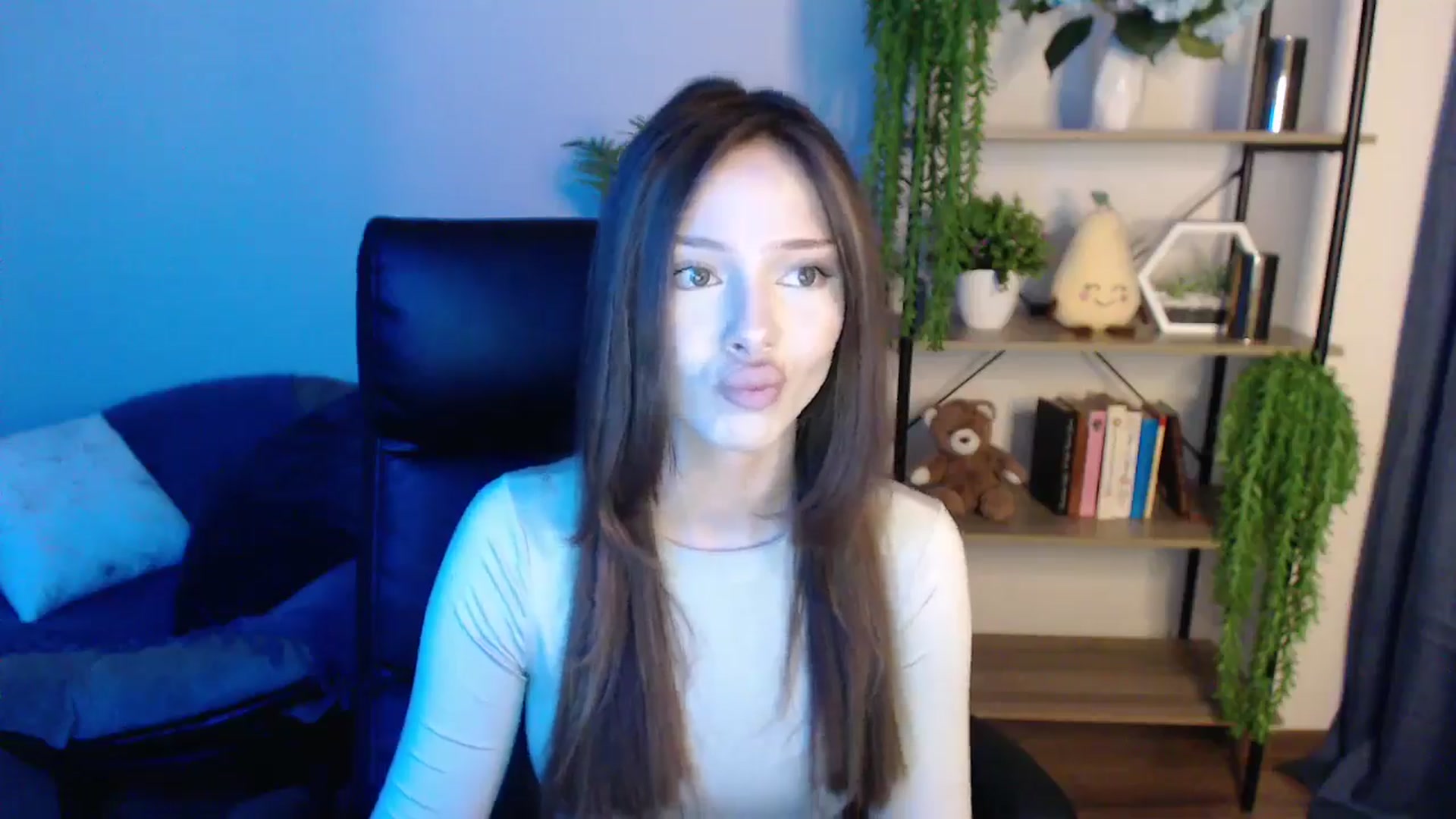 Gallery image thumbnail from KateManelli's myfreecams stream on, 03/08/2025, 10:19 image 5 of 20