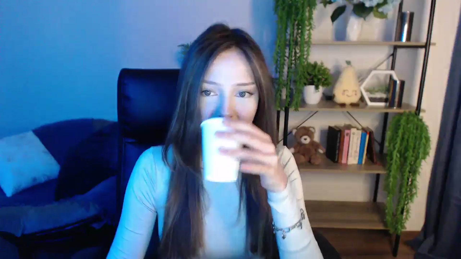 Gallery image thumbnail from KateManelli's myfreecams stream on, 03/08/2025, 10:19 image 3 of 20