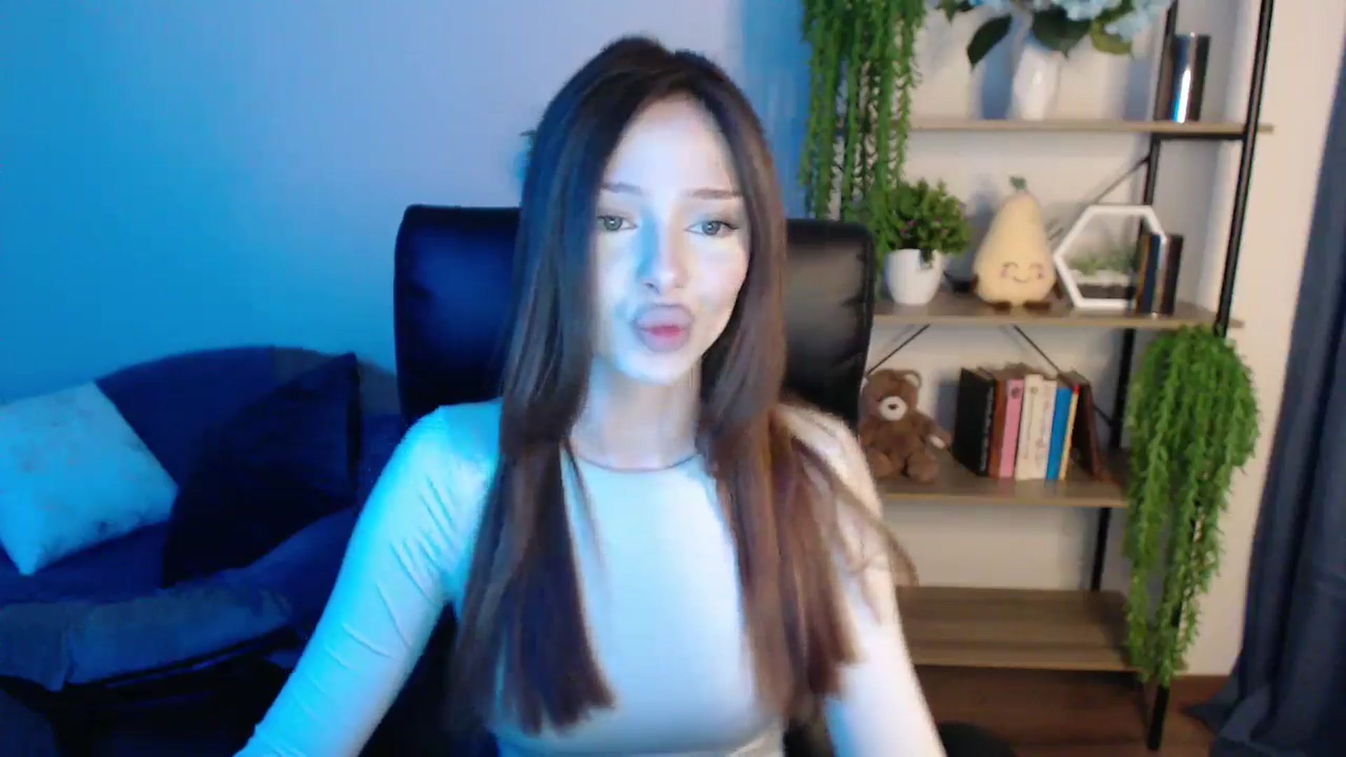 Gallery image thumbnail from KateManelli's myfreecams stream on, 03/08/2025, 10:19 image 10 of 20