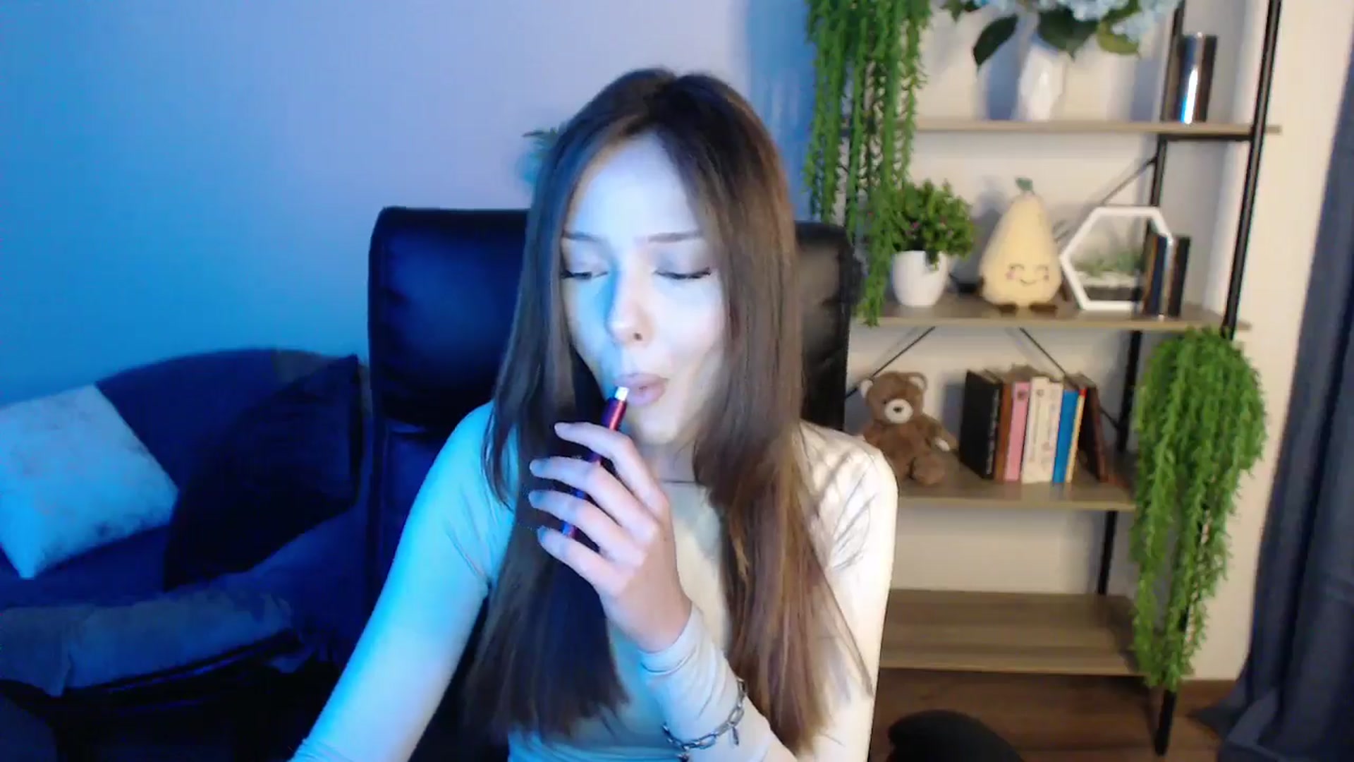 Gallery image thumbnail from KateManelli's myfreecams stream on, 03/08/2025, 10:19 image 12 of 20
