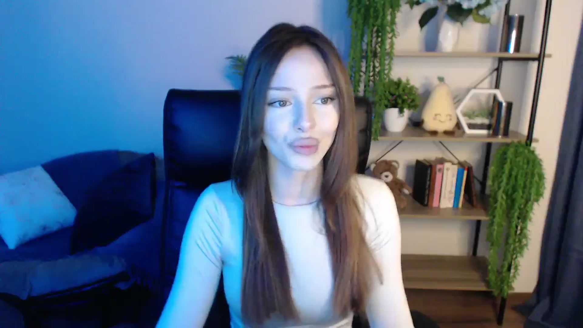 Gallery image thumbnail from KateManelli's myfreecams stream on, 03/08/2025, 10:19 image 19 of 20