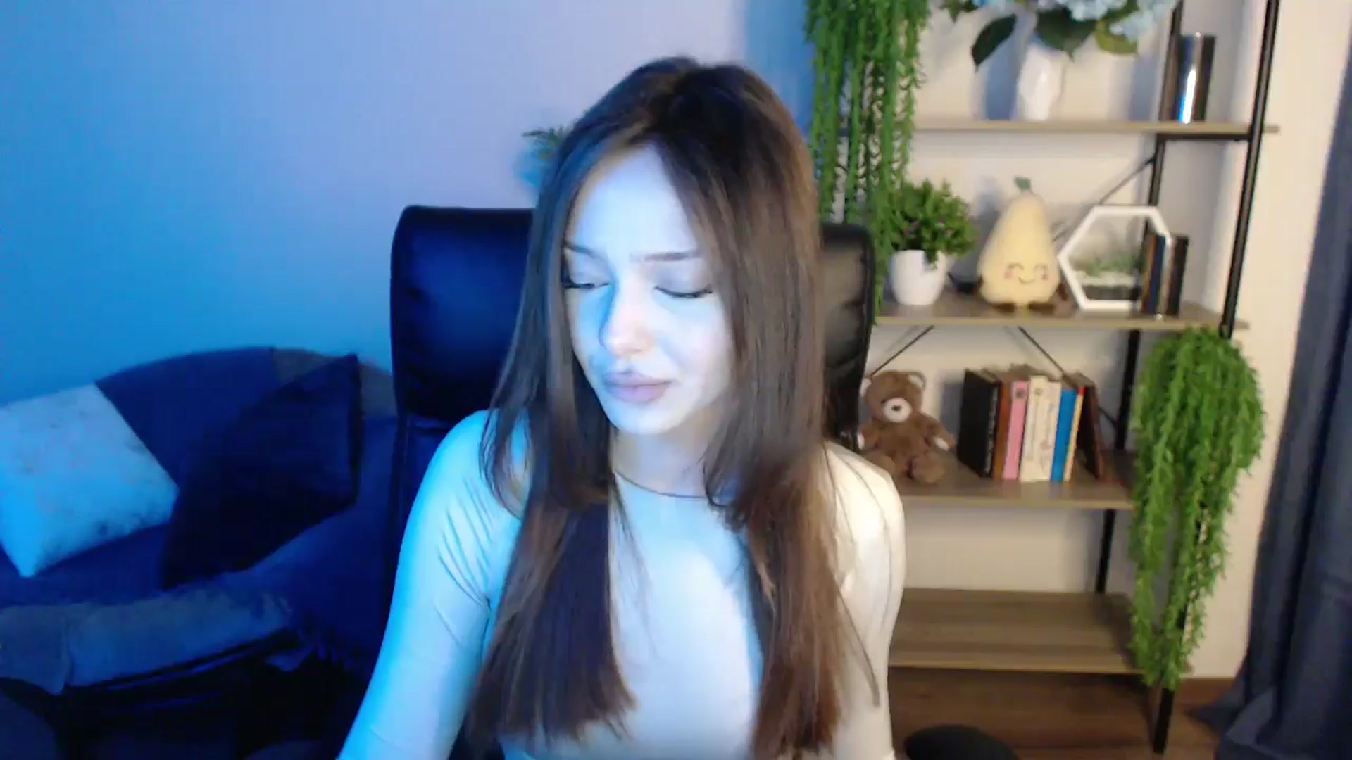 Gallery image thumbnail from KateManelli's myfreecams stream on, 03/08/2025, 10:19 image 13 of 20
