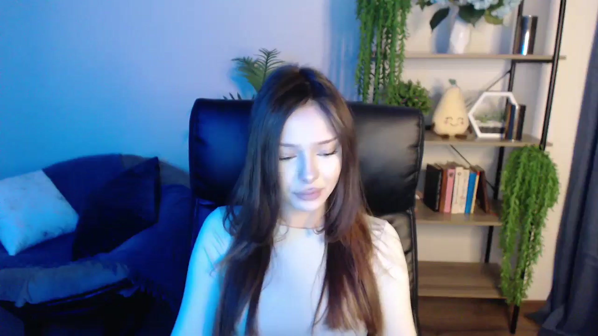 Gallery image thumbnail from KateManelli's myfreecams stream on, 03/08/2025, 11:06 image 17 of 20