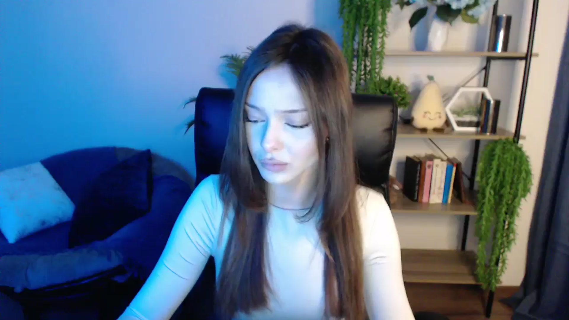 Gallery image thumbnail from KateManelli's myfreecams stream on, 03/08/2025, 12:38 image 16 of 20