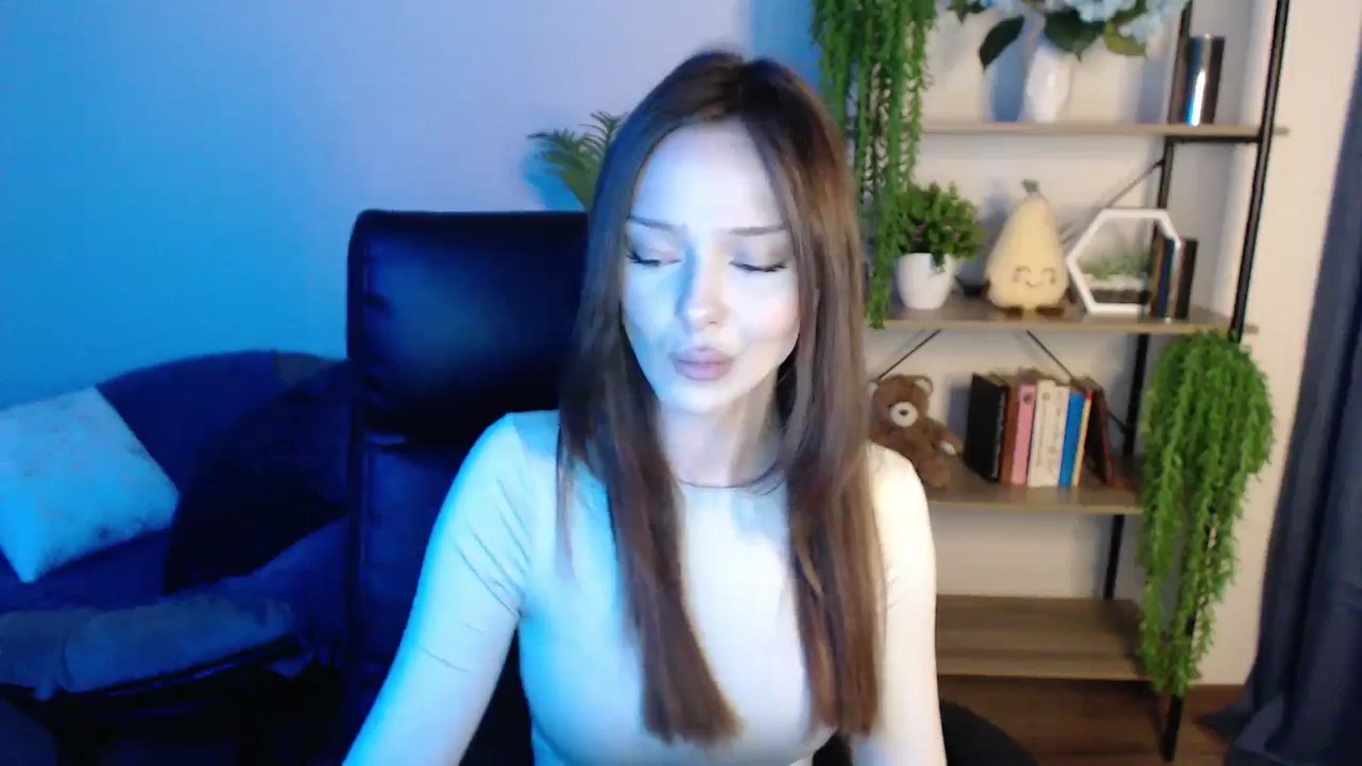 Gallery image thumbnail from KateManelli's myfreecams stream on, 03/08/2025, 12:38 image 18 of 20