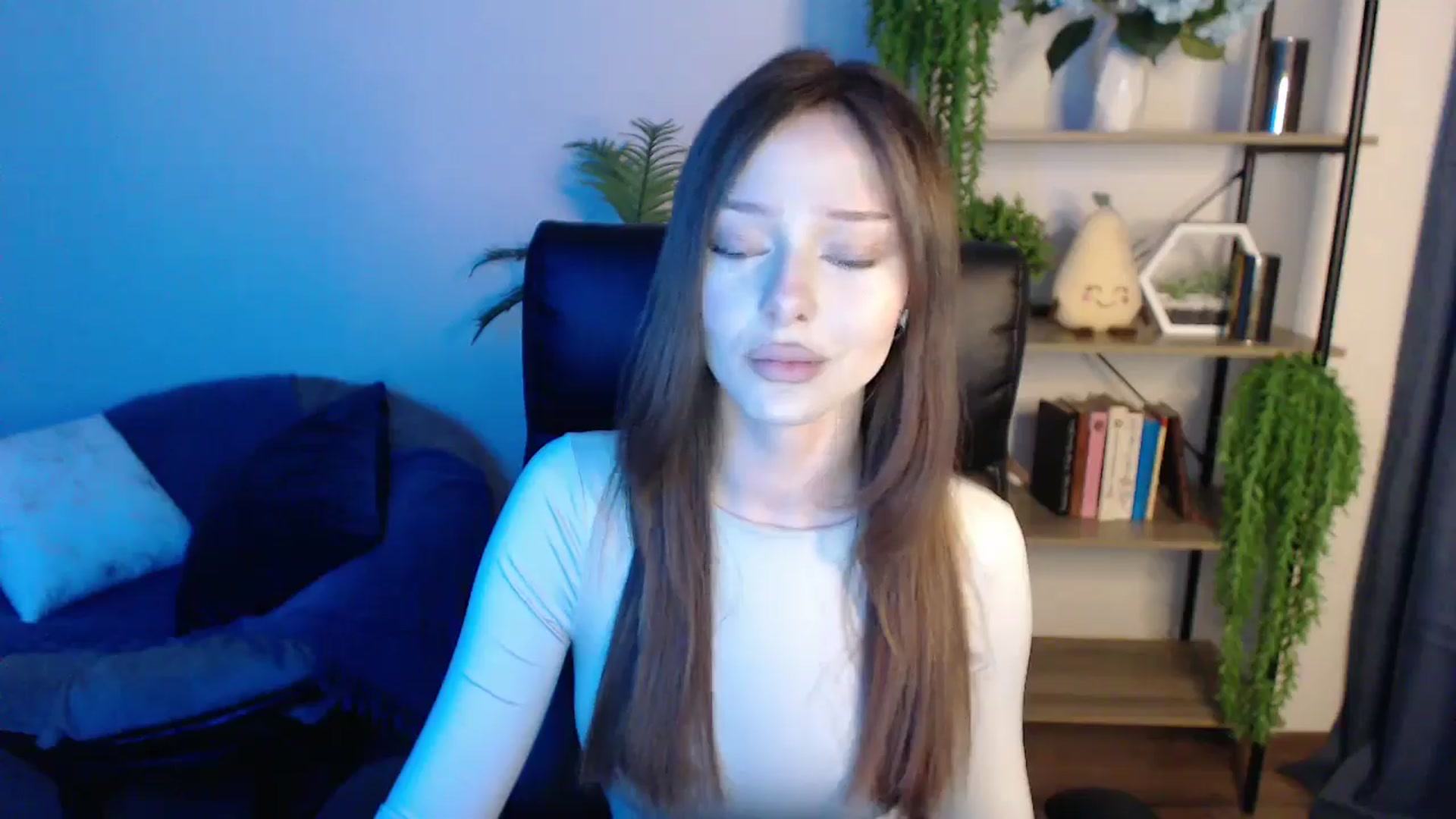 Gallery image thumbnail from KateManelli's myfreecams stream on, 03/08/2025, 12:38 image 2 of 20