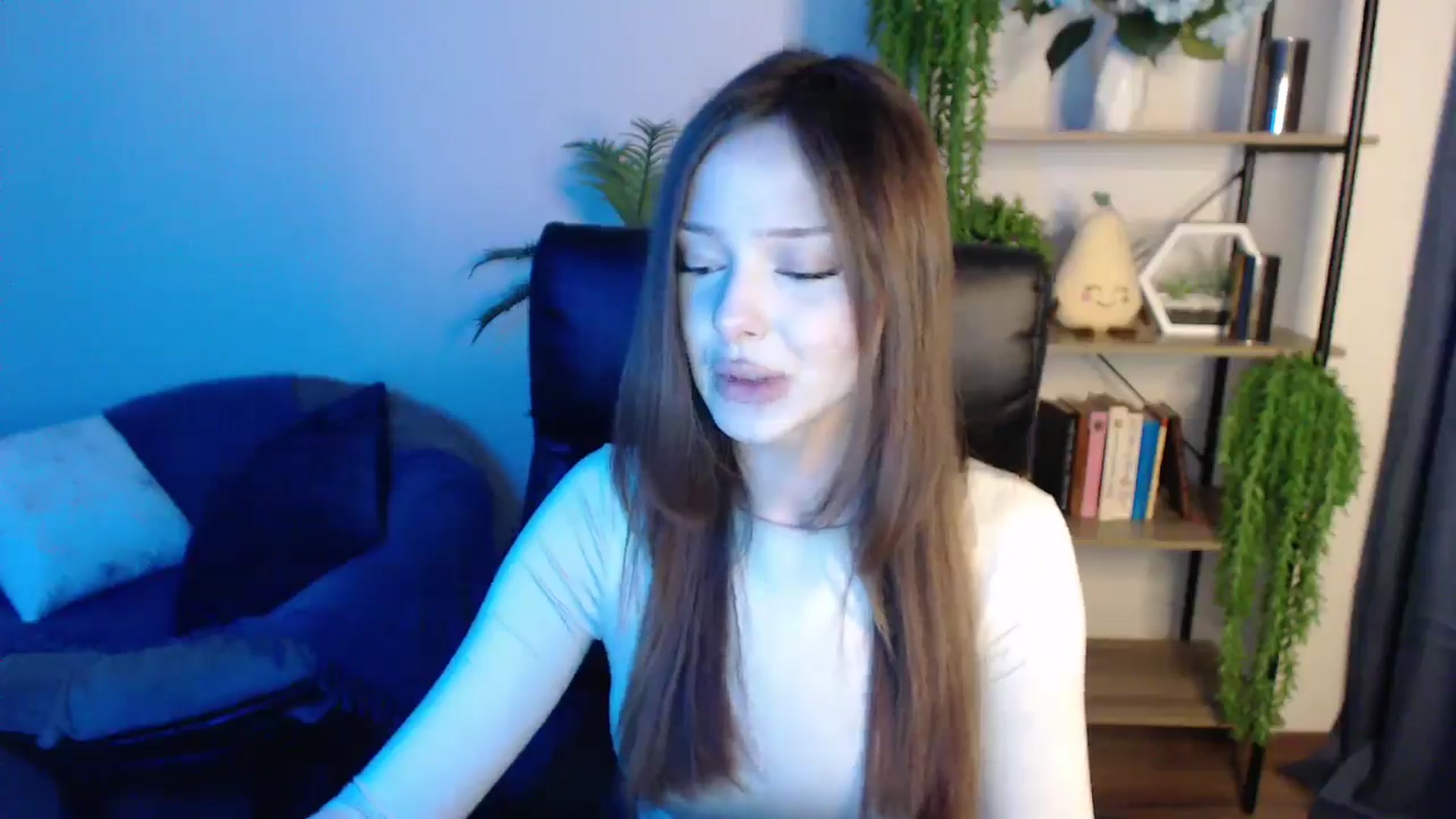 Gallery image thumbnail from KateManelli's myfreecams stream on, 03/08/2025, 12:38 image 10 of 20