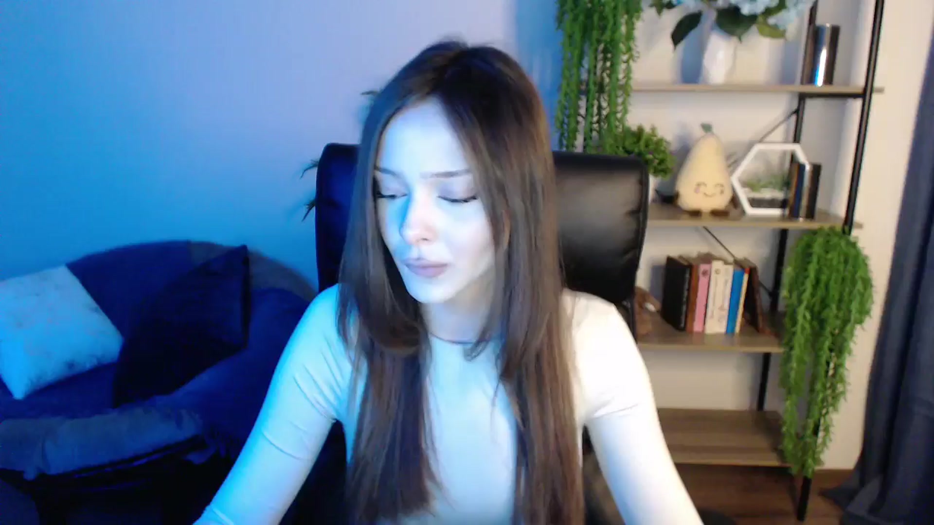 Gallery image thumbnail from KateManelli's myfreecams stream on, 03/08/2025, 12:38 image 14 of 20
