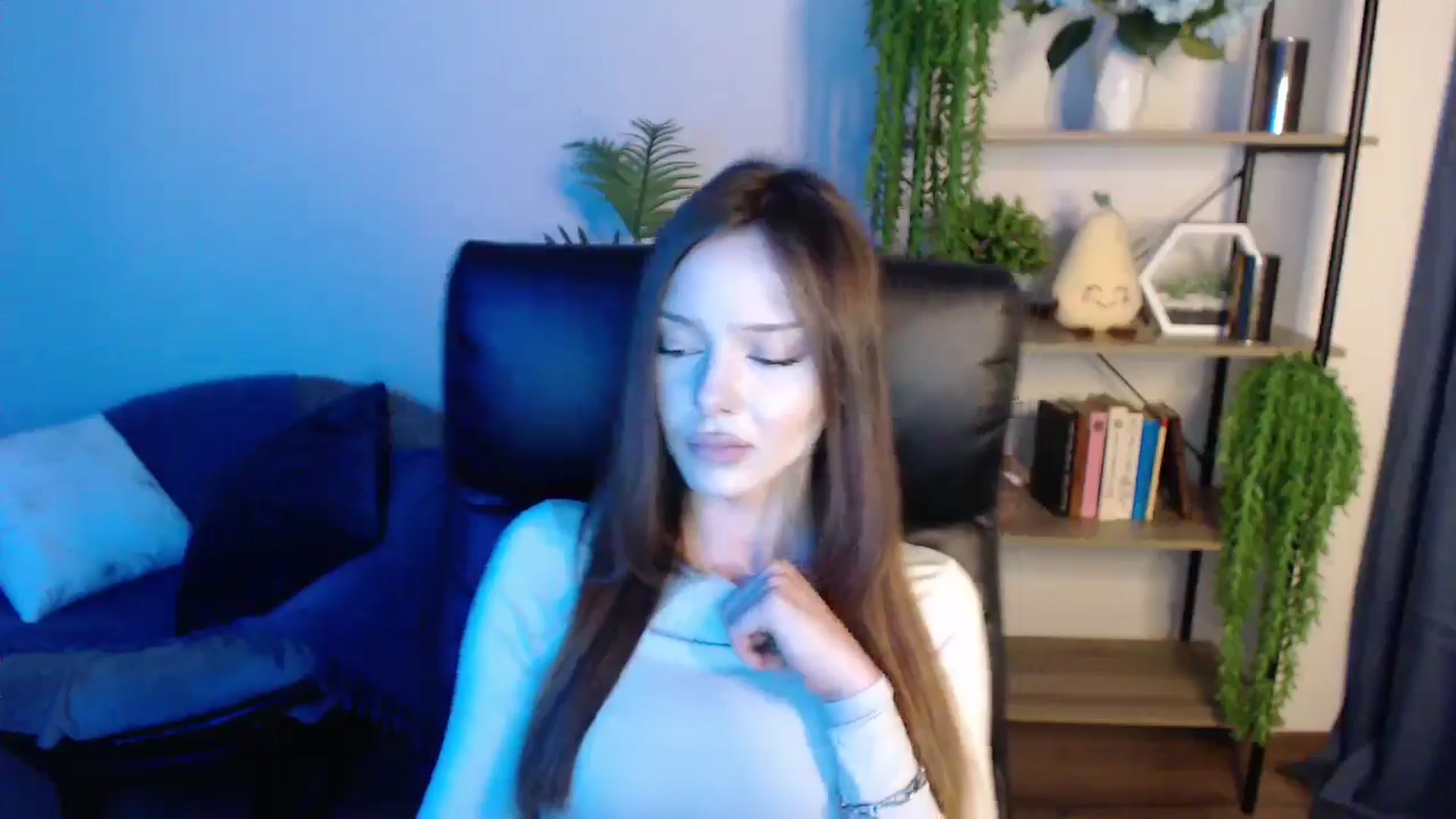 Gallery image thumbnail from KateManelli's myfreecams stream on, 03/08/2025, 13:03 image 10 of 20