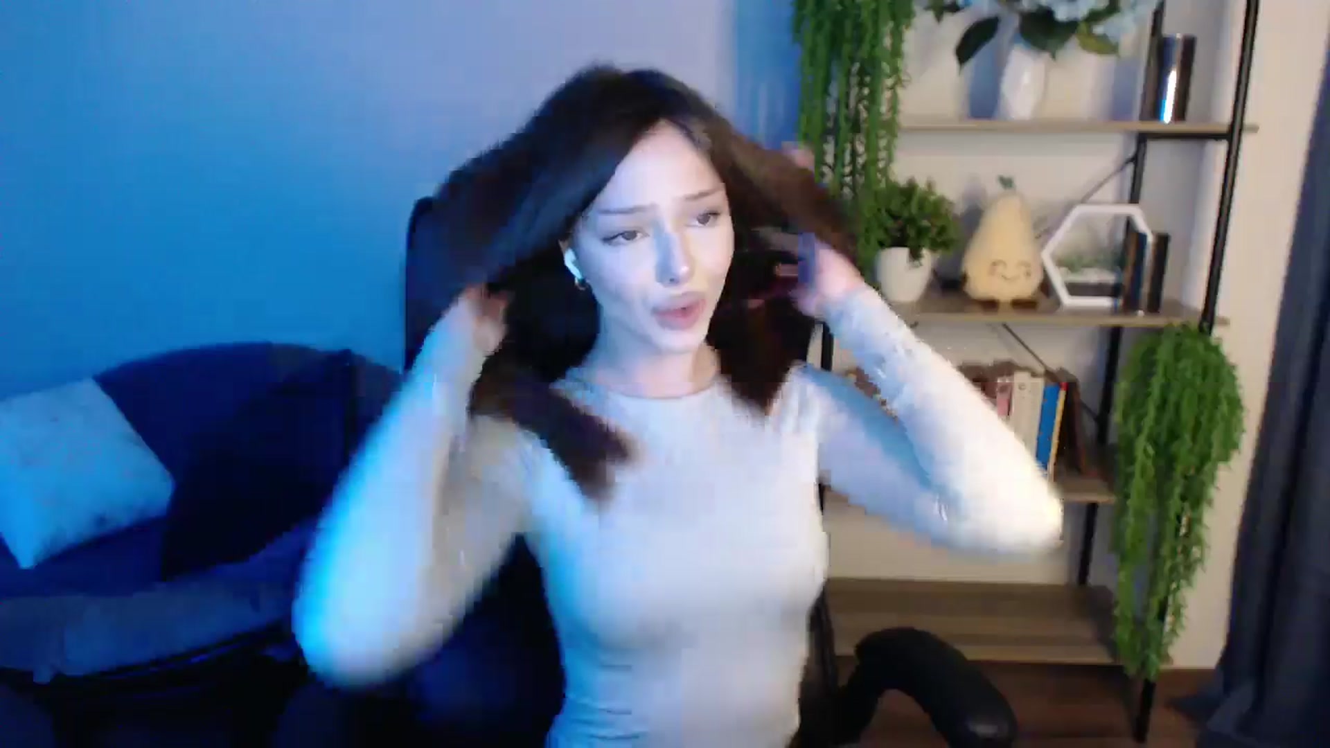 Gallery image thumbnail from KateManelli's myfreecams stream on, 03/08/2025, 13:03 image 12 of 20