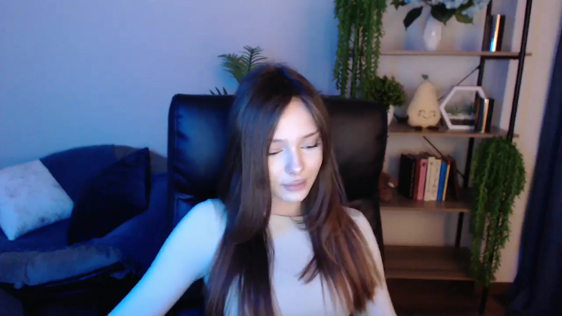 Gallery image thumbnail from KateManelli's myfreecams stream on, 03/08/2025, 14:11 image 10 of 20