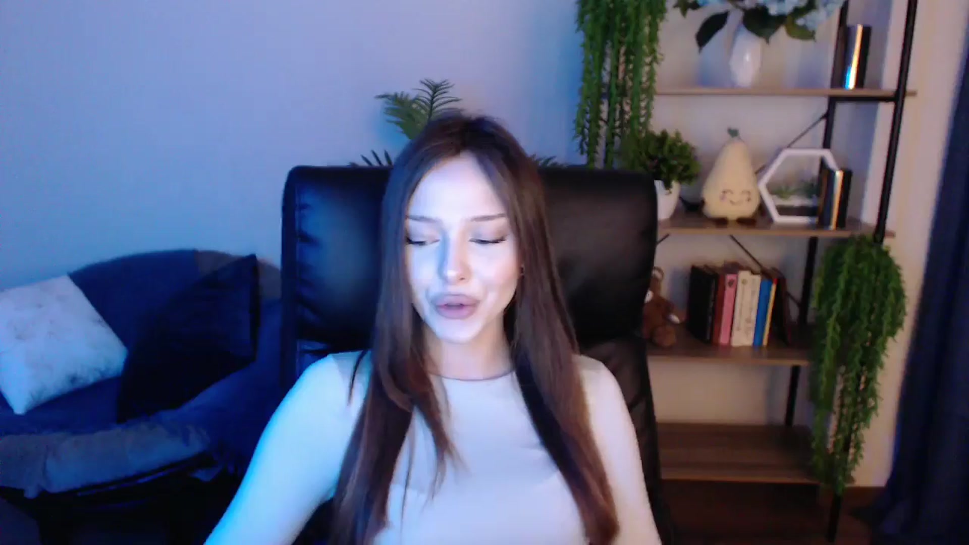 Gallery image thumbnail from KateManelli's myfreecams stream on, 03/08/2025, 14:43 image 16 of 20