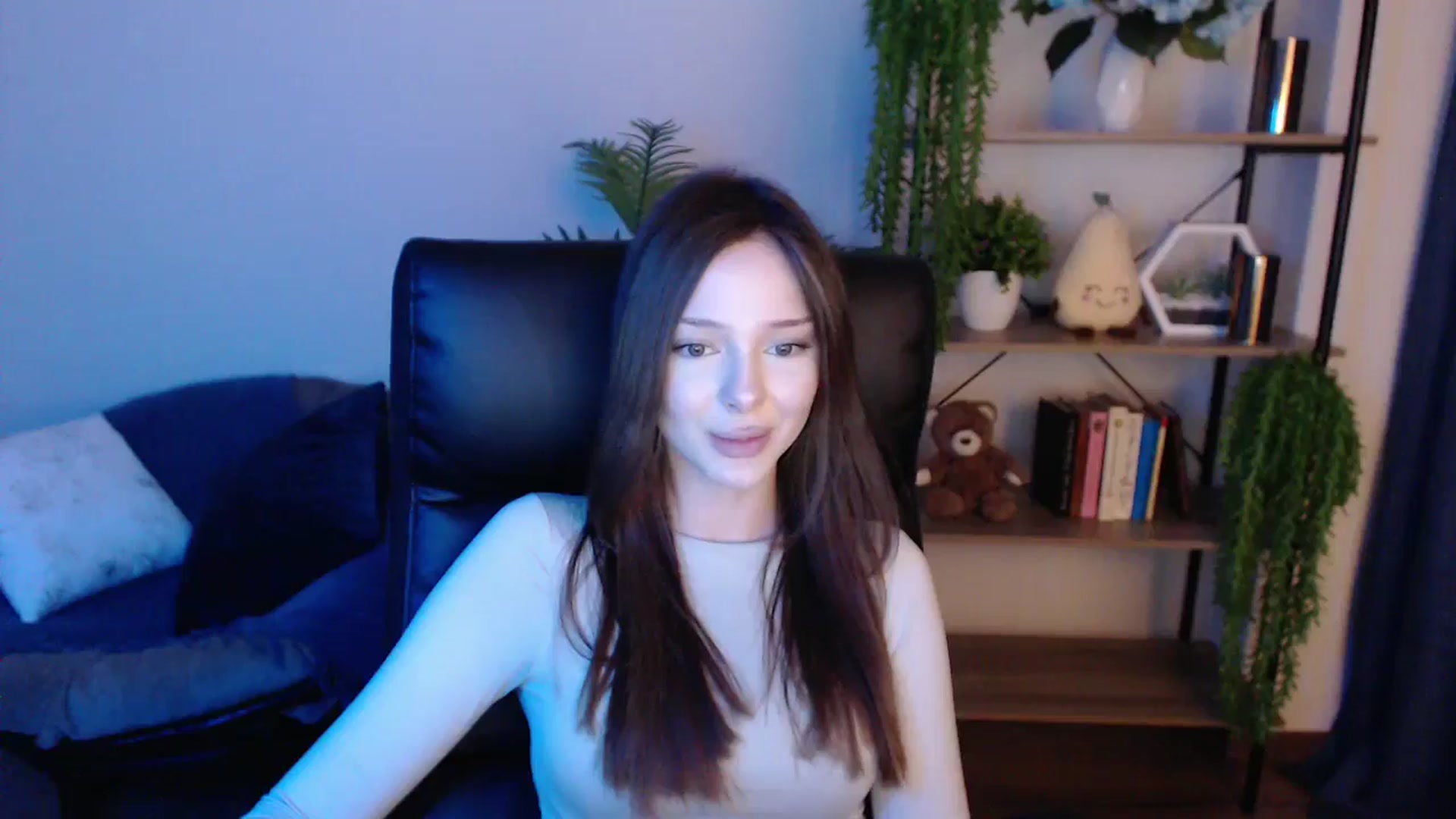 Gallery image thumbnail from KateManelli's myfreecams stream on, 03/08/2025, 14:43 image 10 of 20
