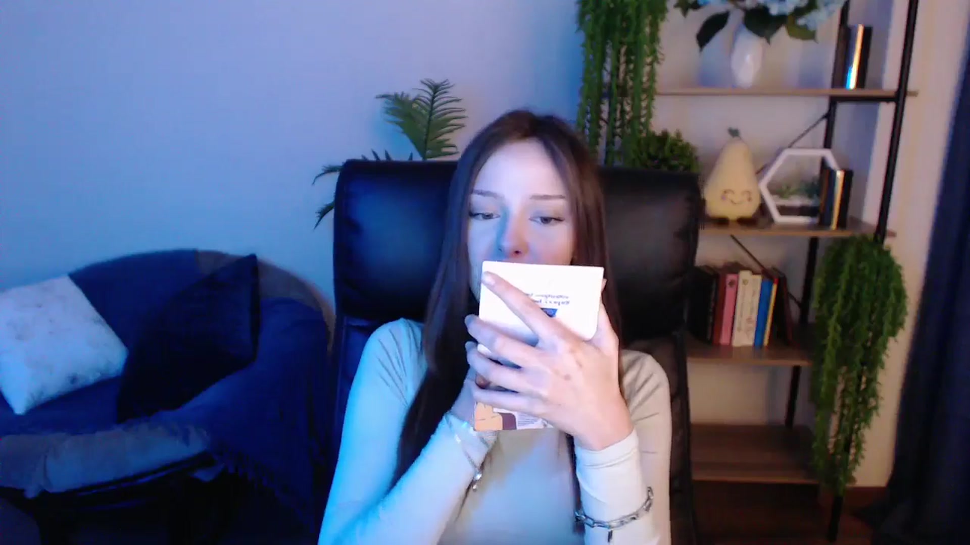 Gallery image thumbnail from KateManelli's myfreecams stream on, 03/08/2025, 14:43 image 18 of 20