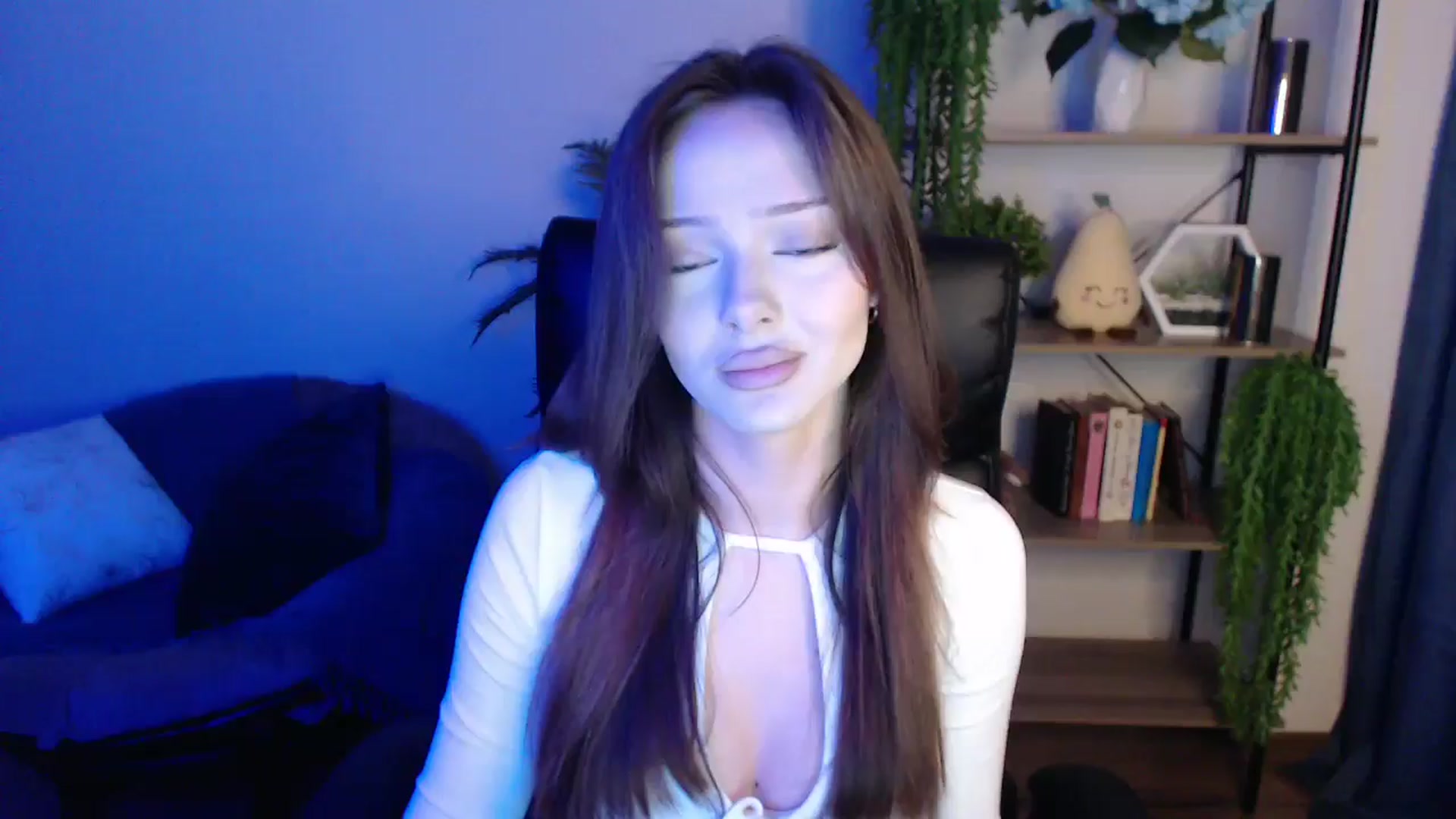 Gallery image thumbnail from KateManelli's myfreecams stream on, 03/10/2025, 09:16 image 9 of 20