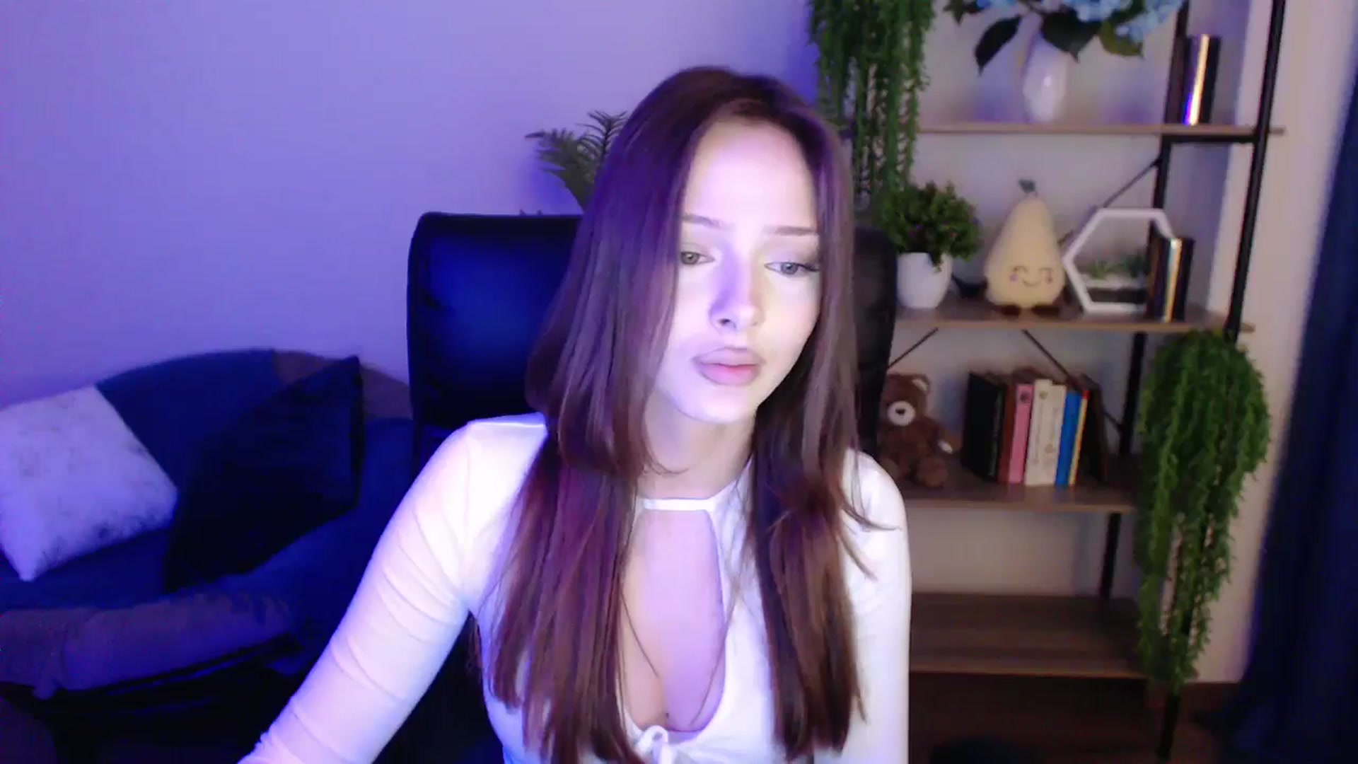 Gallery image thumbnail from KateManelli's myfreecams stream on, 03/10/2025, 11:09 image 15 of 20