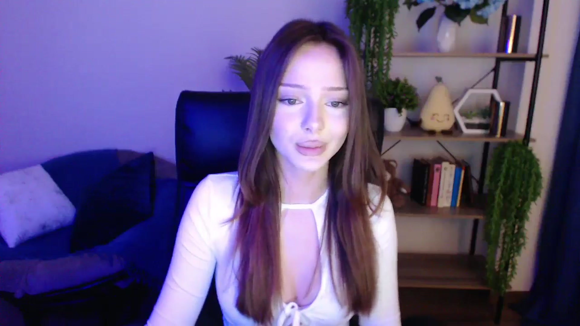 Gallery image thumbnail from KateManelli's myfreecams stream on, 03/10/2025, 11:09 image 14 of 20