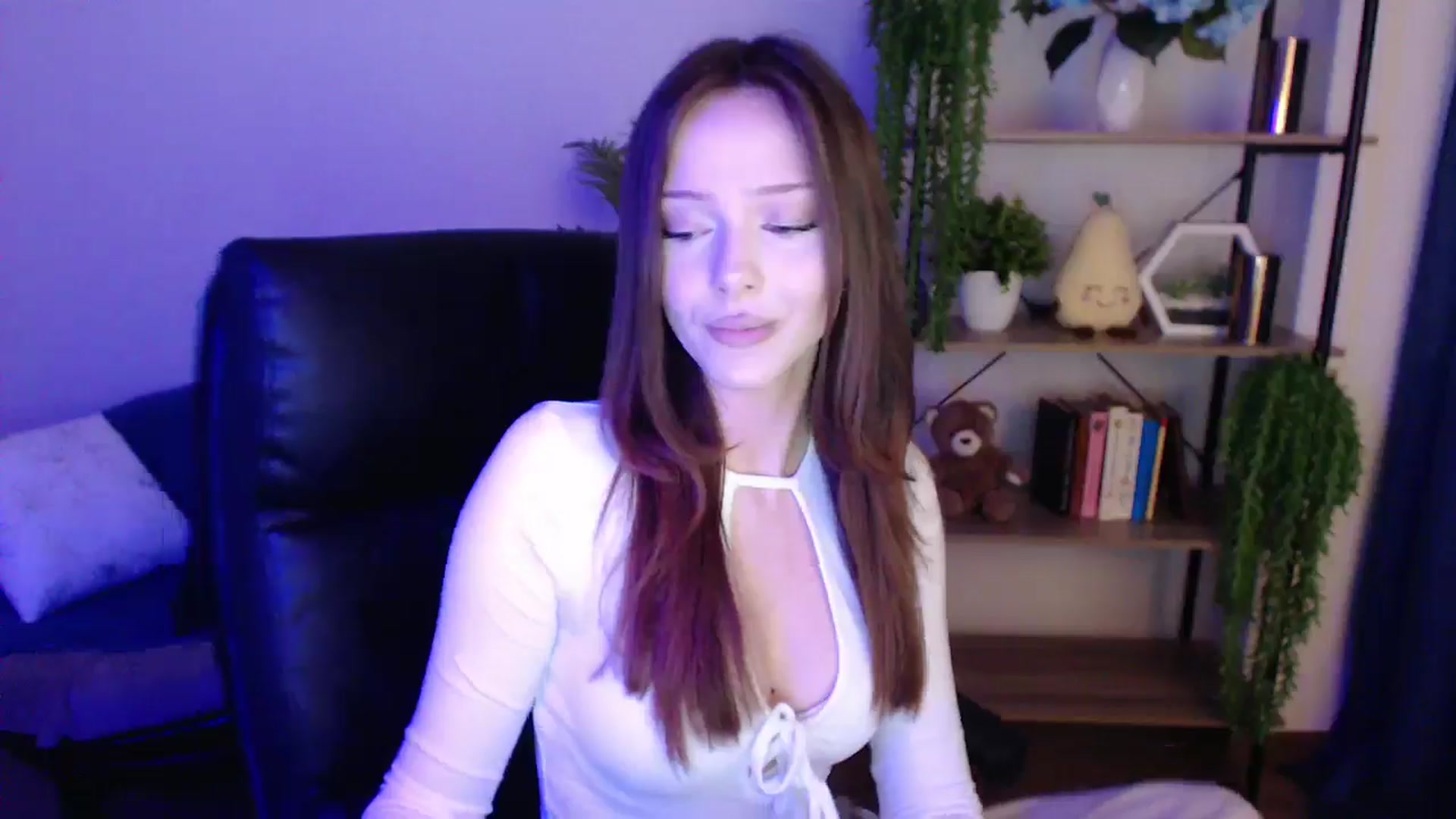 Gallery image thumbnail from KateManelli's myfreecams stream on, 03/10/2025, 11:09 image 13 of 20