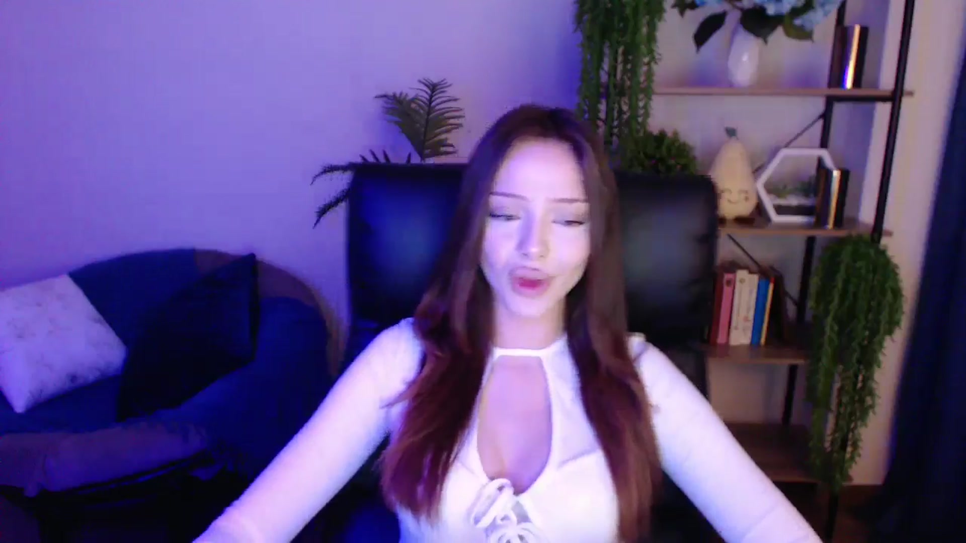 Gallery image thumbnail from KateManelli's myfreecams stream on, 03/10/2025, 11:09 image 8 of 20