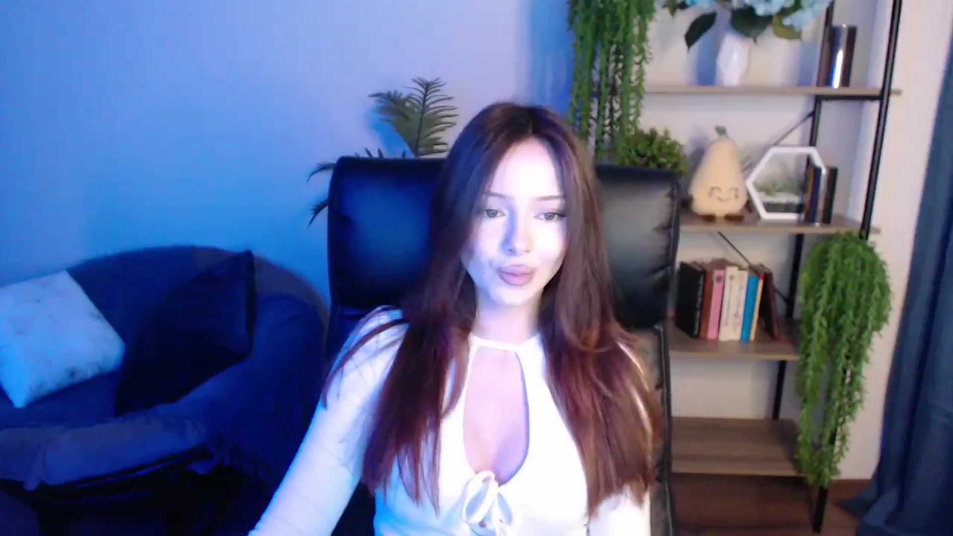 Gallery image thumbnail from KateManelli's myfreecams stream on, 03/10/2025, 11:09 image 7 of 20