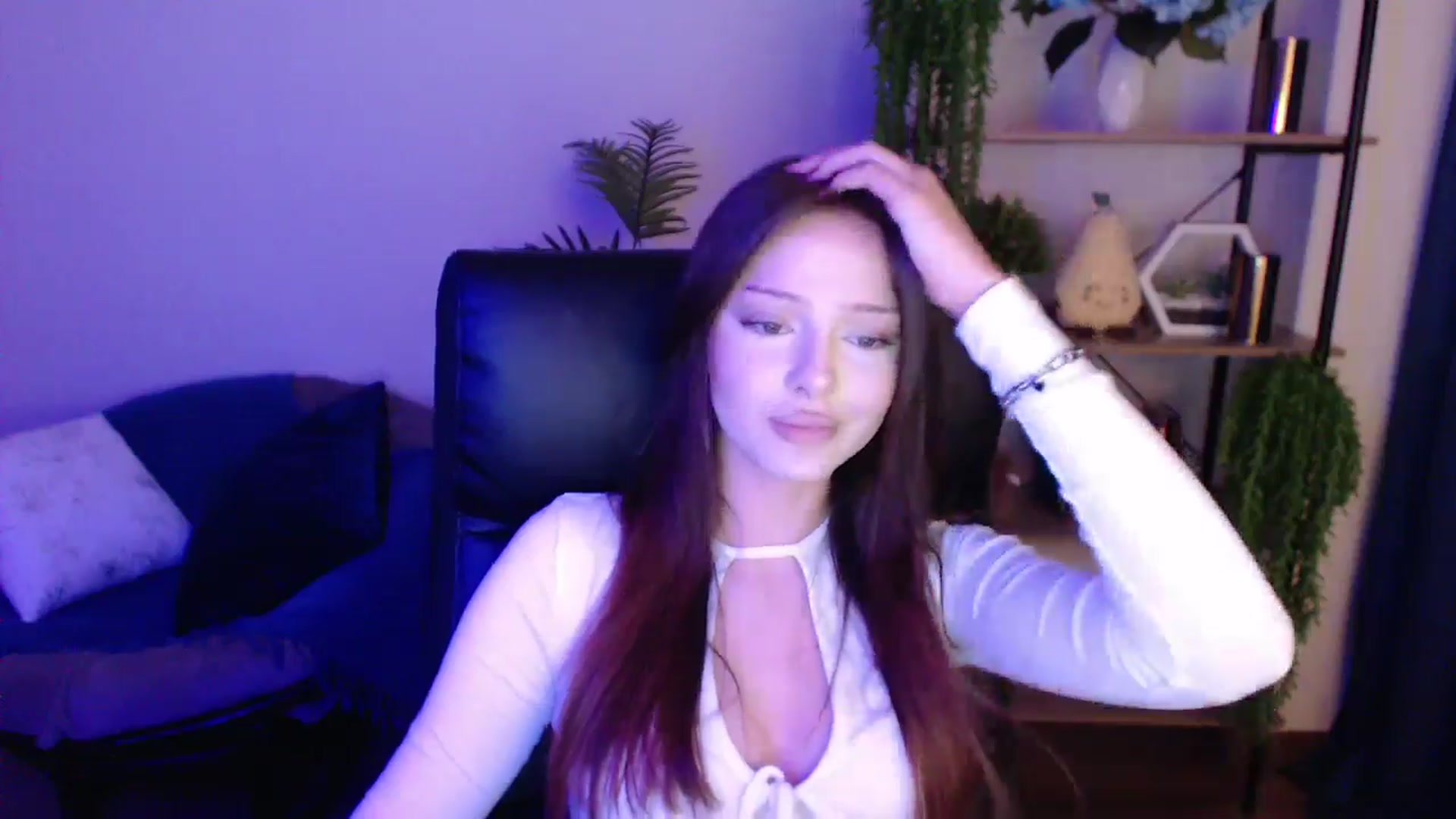 Gallery image thumbnail from KateManelli's myfreecams stream on, 03/10/2025, 11:09 image 18 of 20