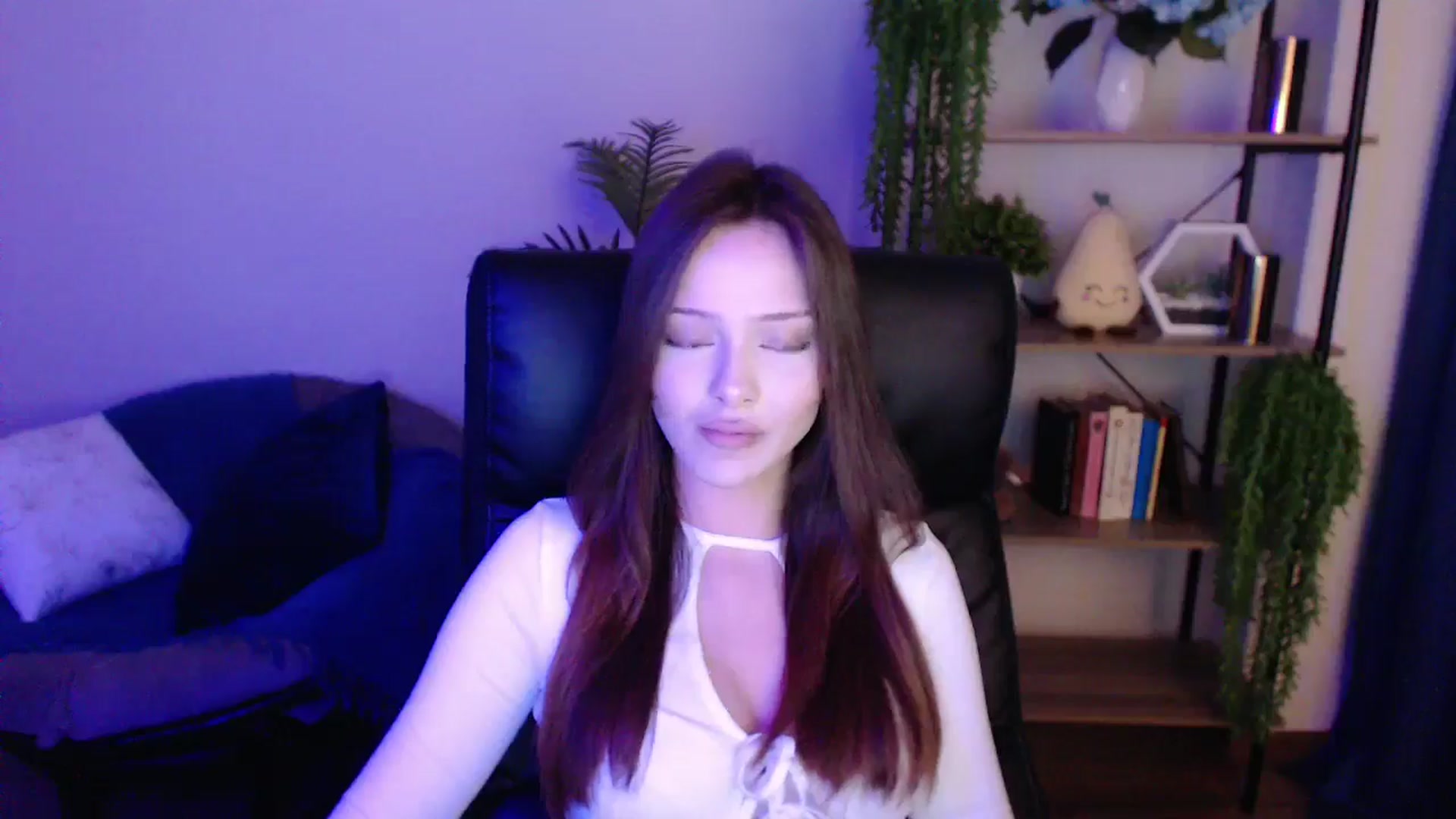 Gallery image thumbnail from KateManelli's myfreecams stream on, 03/10/2025, 13:41 image 18 of 20