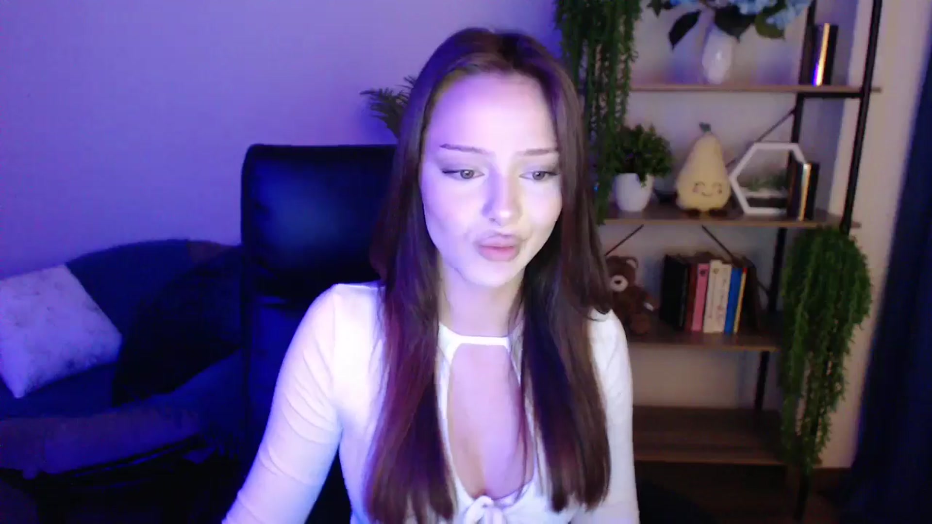 Gallery image thumbnail from KateManelli's myfreecams stream on, 03/10/2025, 13:41 image 14 of 20
