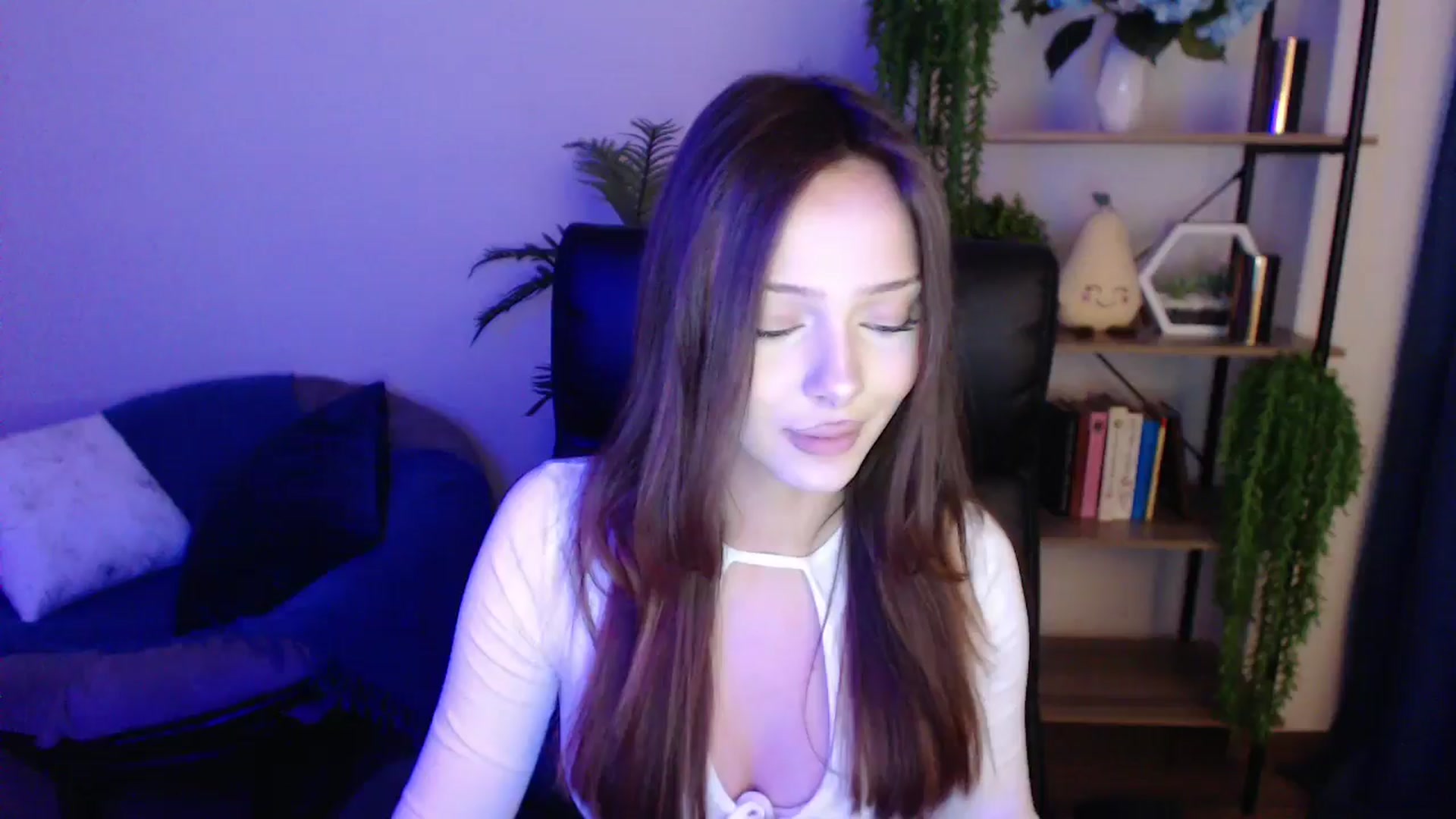 Gallery image thumbnail from KateManelli's myfreecams stream on, 03/10/2025, 13:41 image 1 of 20