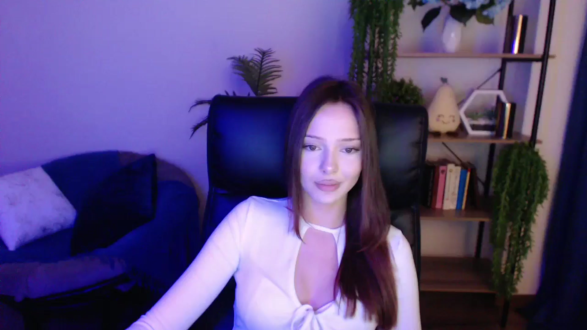 Gallery image thumbnail from KateManelli's myfreecams stream on, 03/10/2025, 14:27 image 10 of 20
