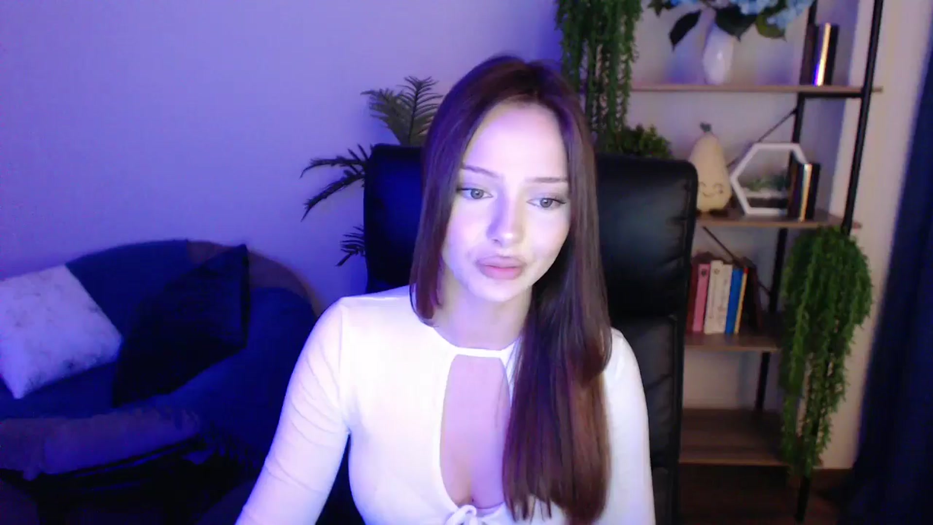 Gallery image thumbnail from KateManelli's myfreecams stream on, 03/10/2025, 14:27 image 6 of 20