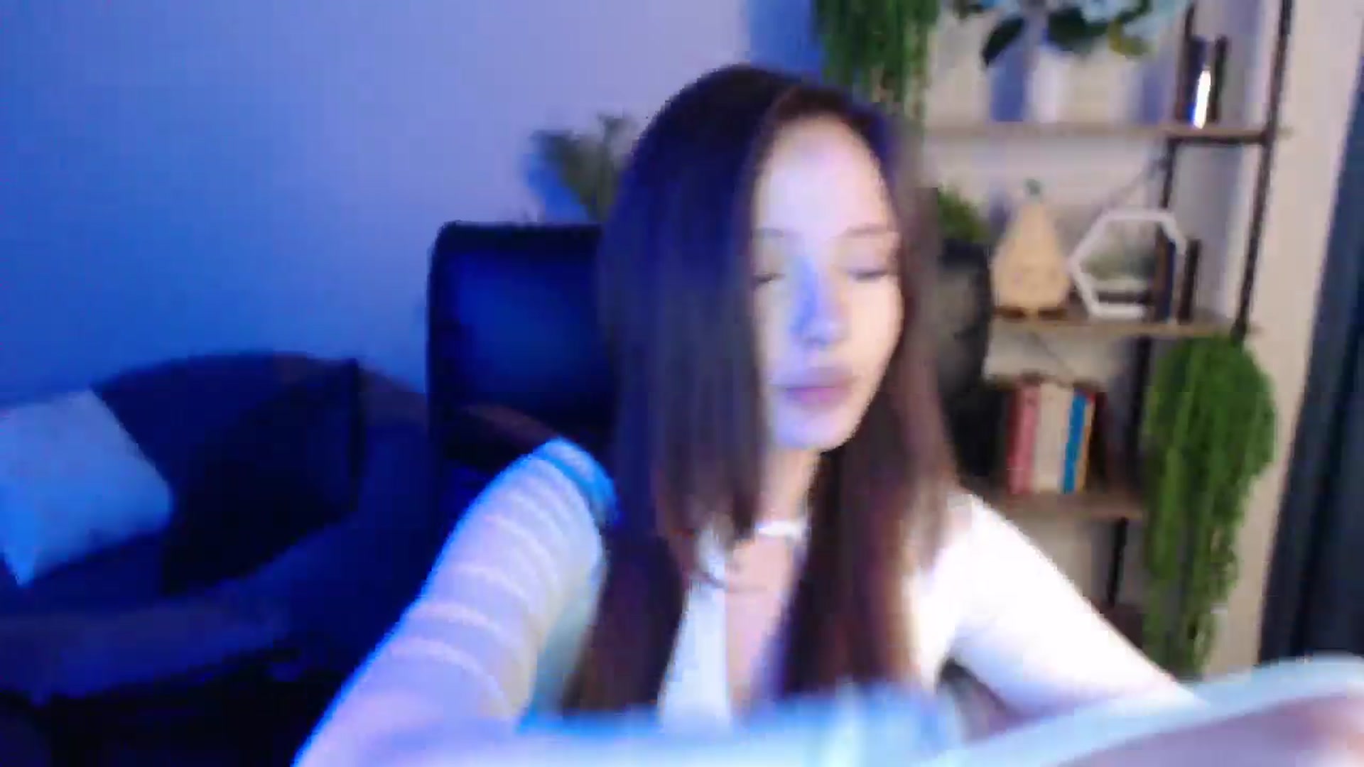 Gallery image thumbnail from KateManelli's myfreecams stream on, 03/14/2025, 10:44 image 16 of 20