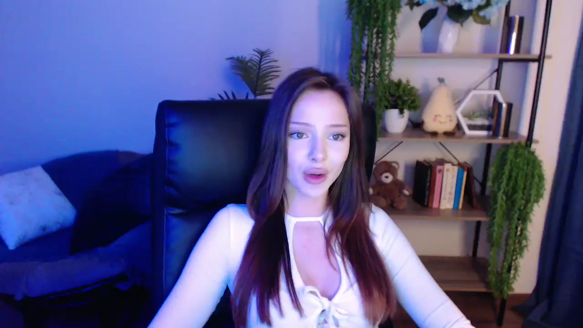 Gallery image thumbnail from KateManelli's myfreecams stream on, 03/14/2025, 13:43 image 9 of 20
