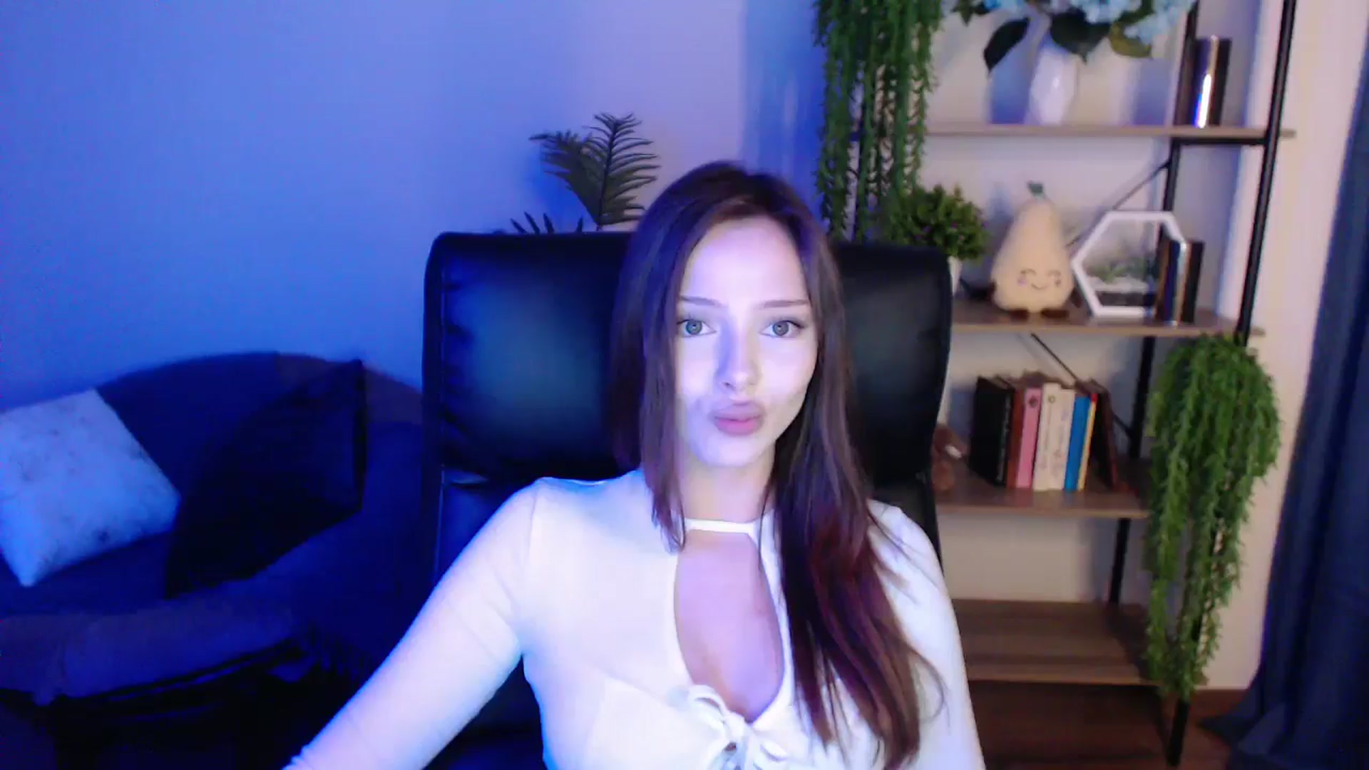Gallery image thumbnail from KateManelli's myfreecams stream on, 03/14/2025, 14:35 image 17 of 20
