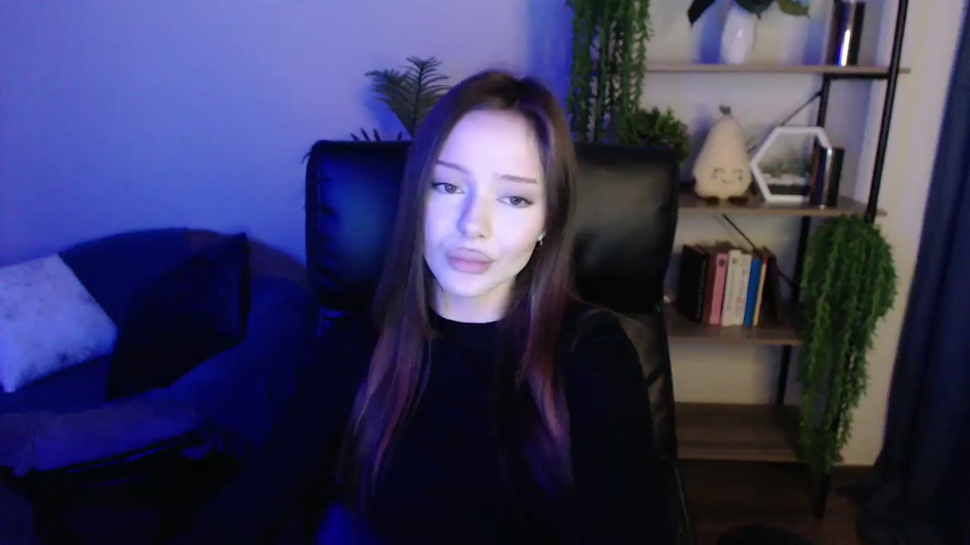 Gallery image thumbnail from KateManelli's myfreecams stream on, 03/15/2025, 10:34 image 15 of 20