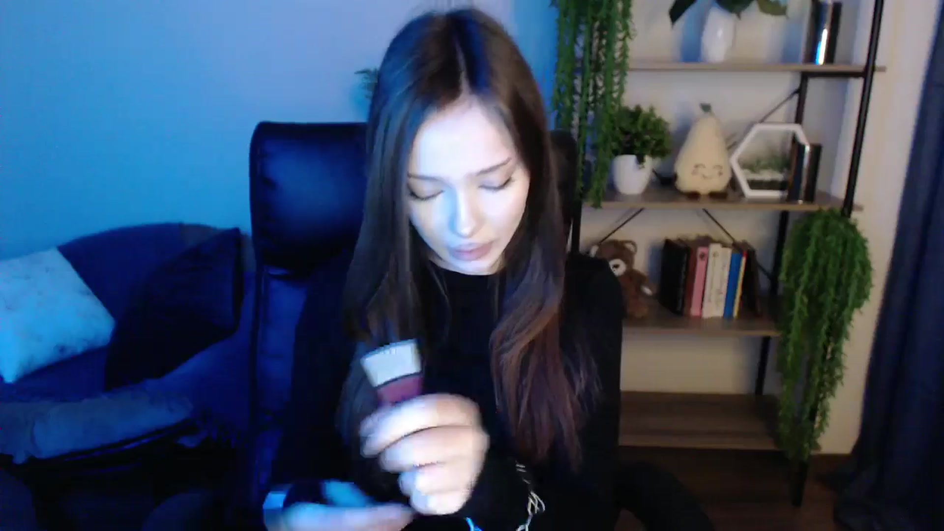 Gallery image thumbnail from KateManelli's myfreecams stream on, 03/15/2025, 10:34 image 2 of 20