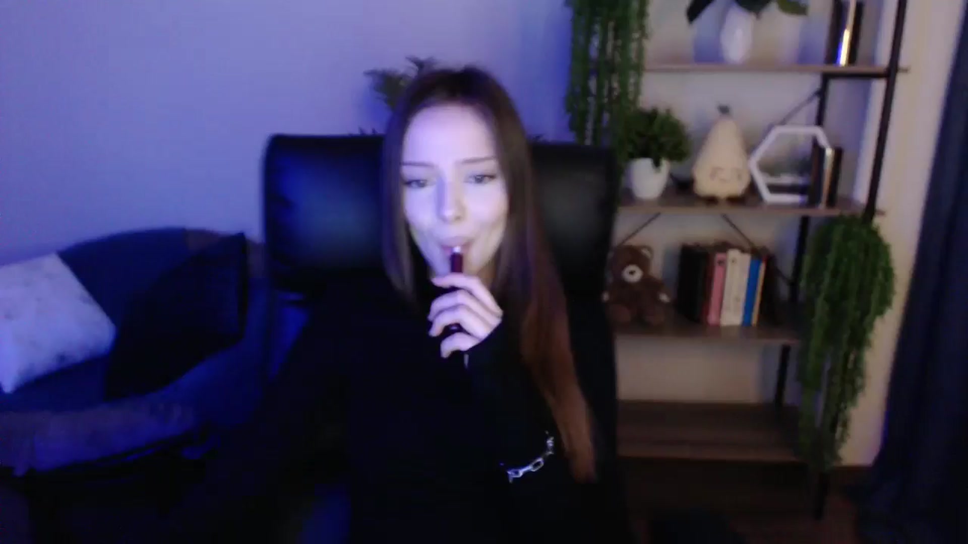 Gallery image thumbnail from KateManelli's myfreecams stream on, 03/15/2025, 12:27 image 5 of 20