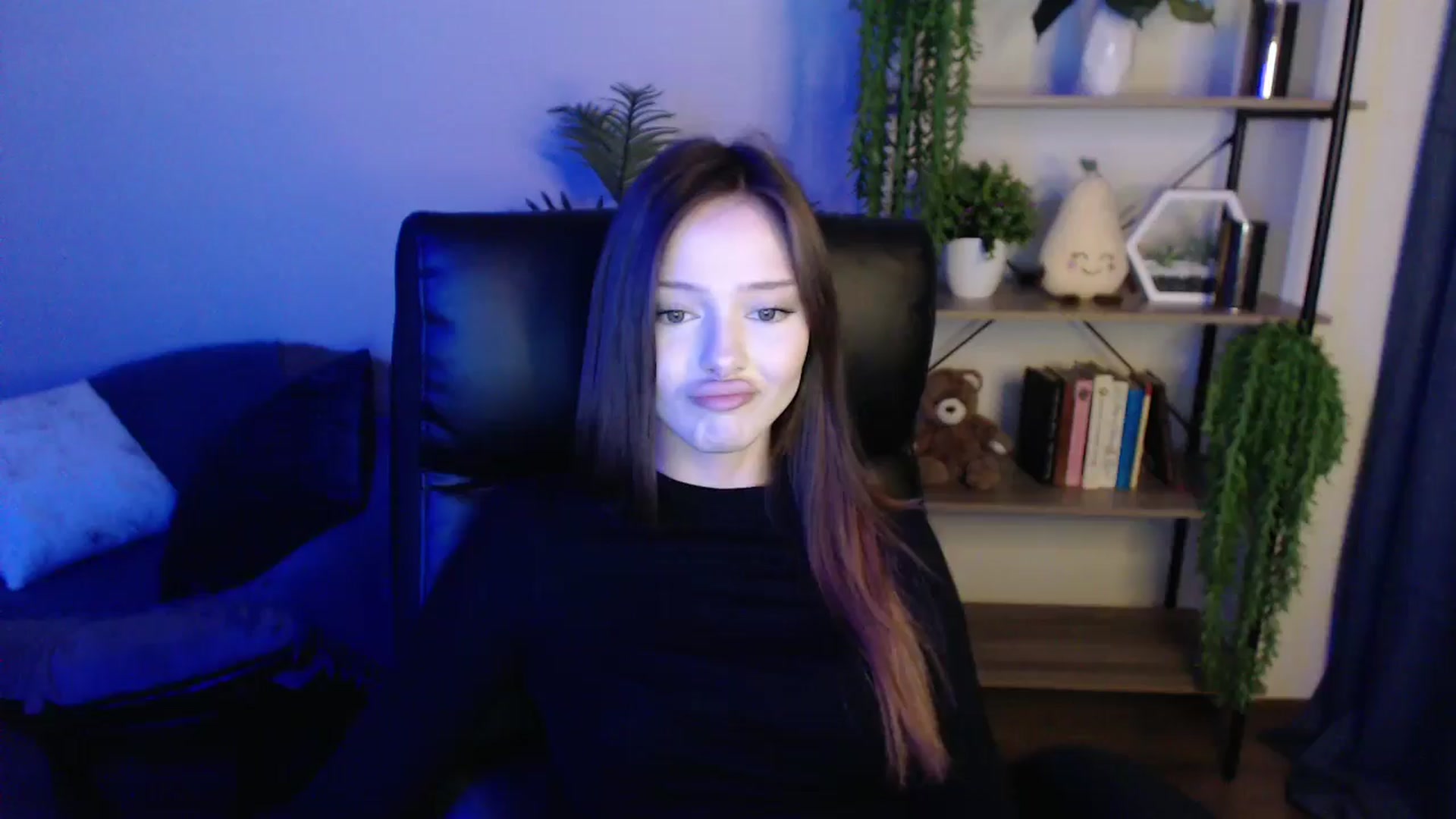 Gallery image thumbnail from KateManelli's myfreecams stream on, 03/15/2025, 13:25 image 17 of 20