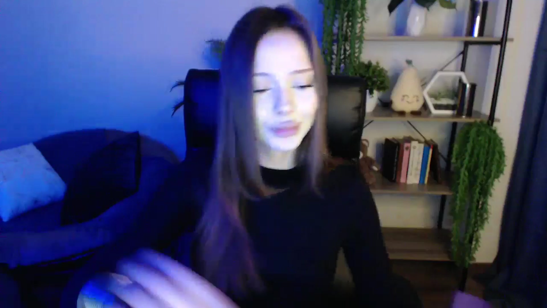 Gallery image thumbnail from KateManelli's myfreecams stream on, 03/15/2025, 13:25 image 14 of 20