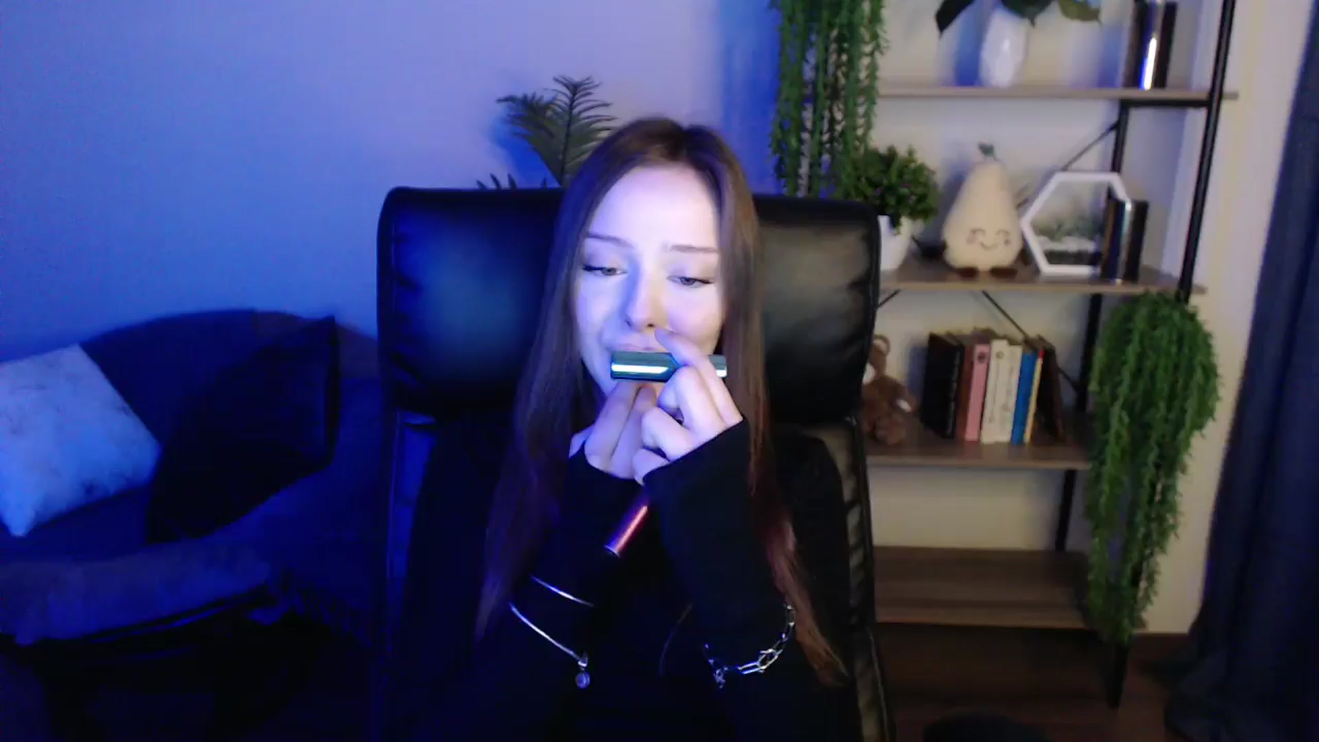Gallery image thumbnail from KateManelli's myfreecams stream on, 03/15/2025, 14:53 image 1 of 20