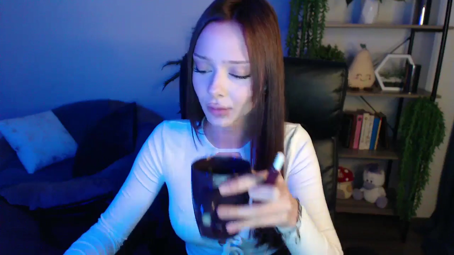 Gallery image thumbnail from KateManelli's myfreecams stream on, 03/24/2025, 10:49 image 9 of 20