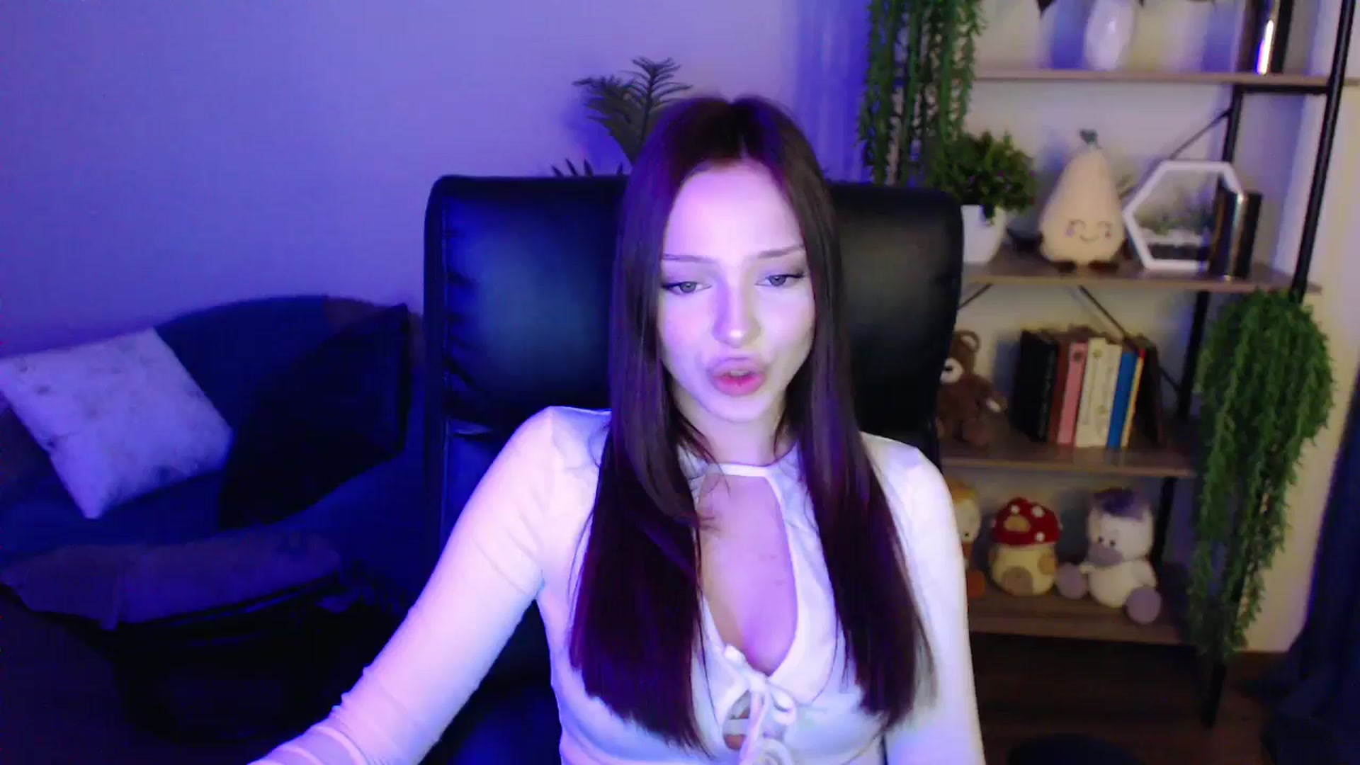 Gallery image thumbnail from KateManelli's myfreecams stream on, 03/24/2025, 14:03 image 3 of 20