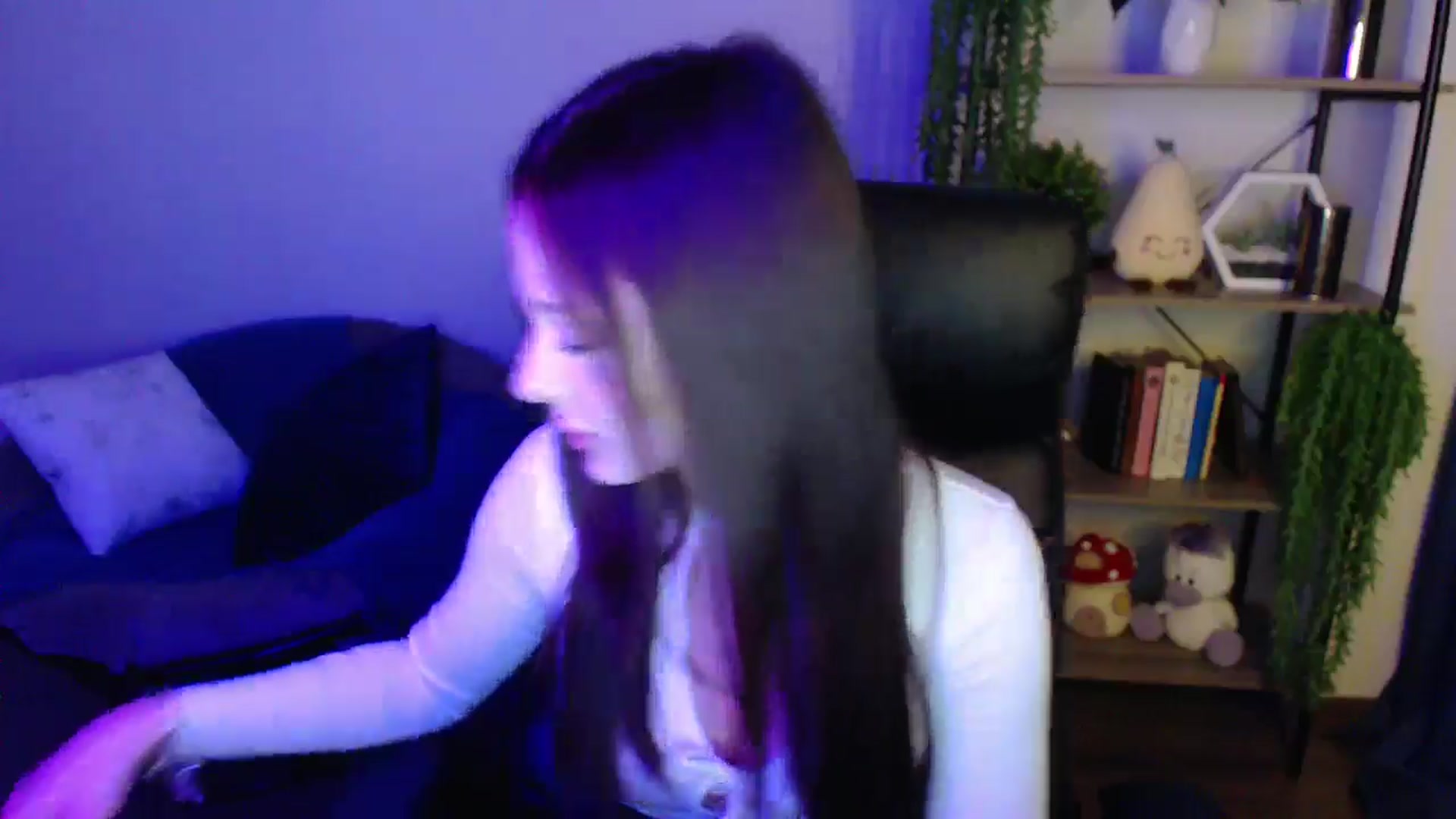 Gallery image thumbnail from KateManelli's myfreecams stream on, 03/24/2025, 14:03 image 16 of 20