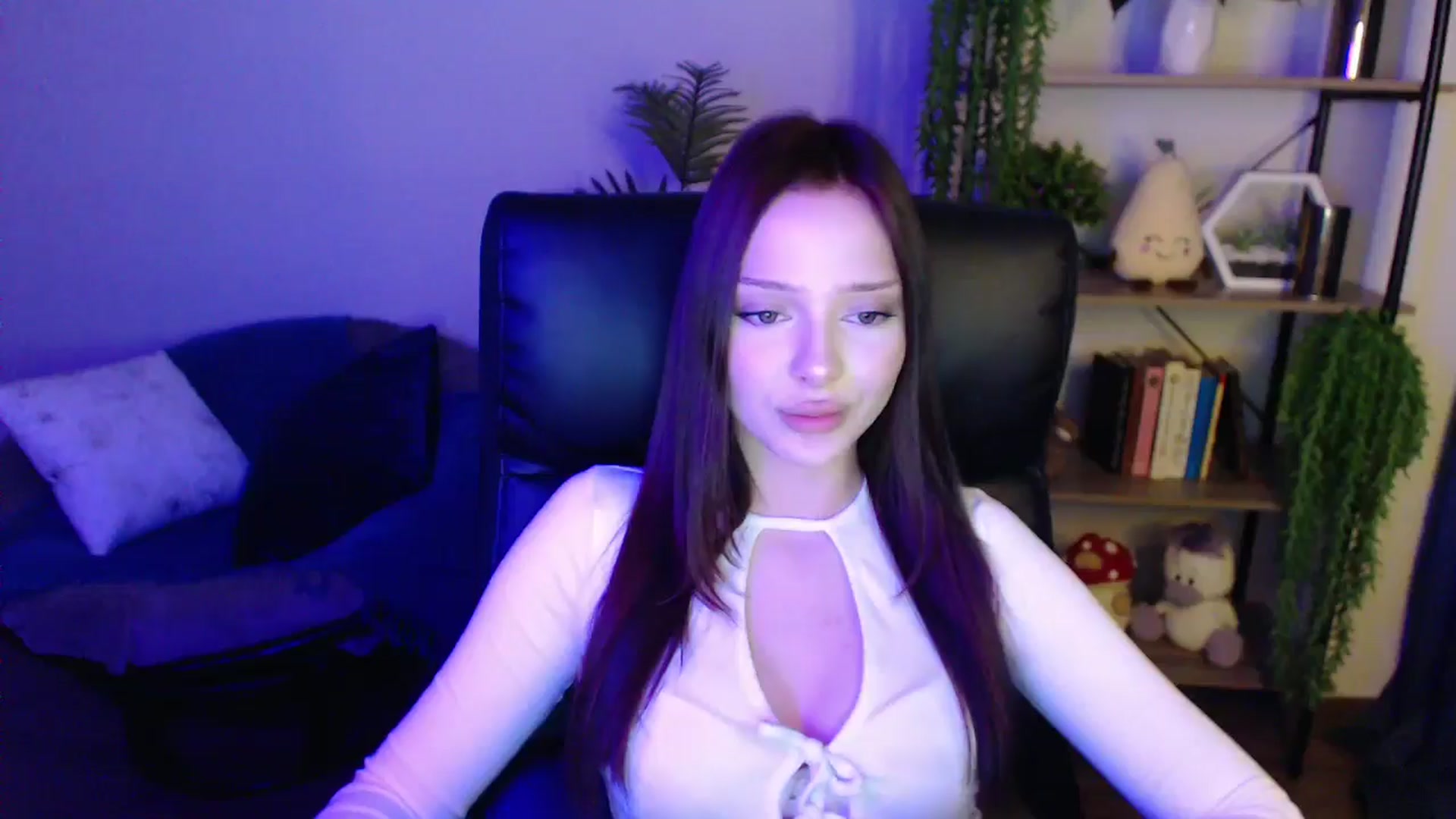 Gallery image thumbnail from KateManelli's myfreecams stream on, 03/24/2025, 14:03 image 7 of 20