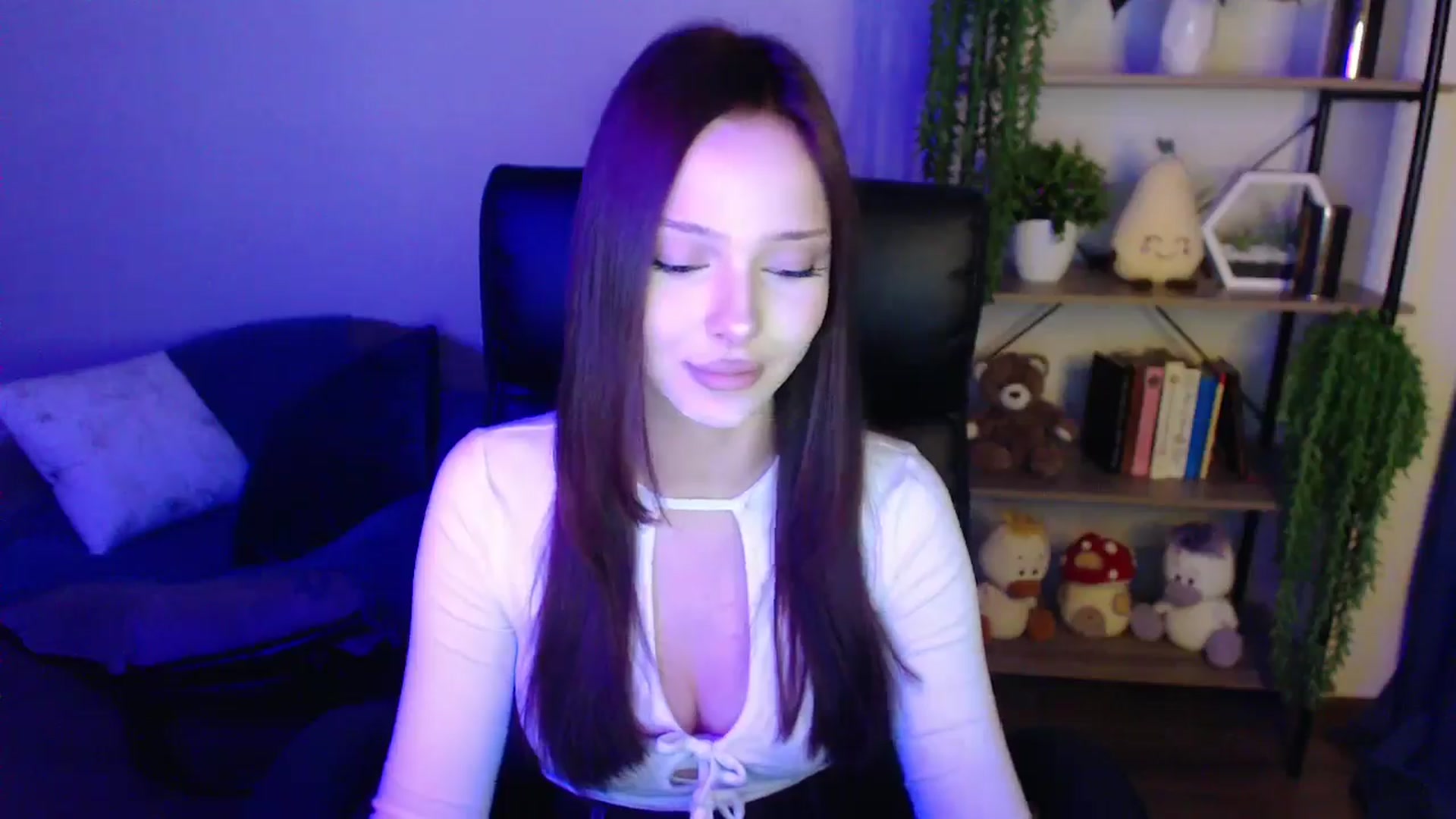 Gallery image thumbnail from KateManelli's myfreecams stream on, 03/24/2025, 14:48 image 14 of 20